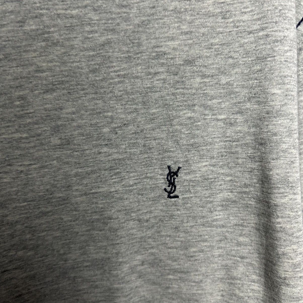 Yves Saint Laurent Luxury Yves Saint Laurent Small logo basic designer tee Size US L / EU 52-54 / 3 - 3 Thumbnail