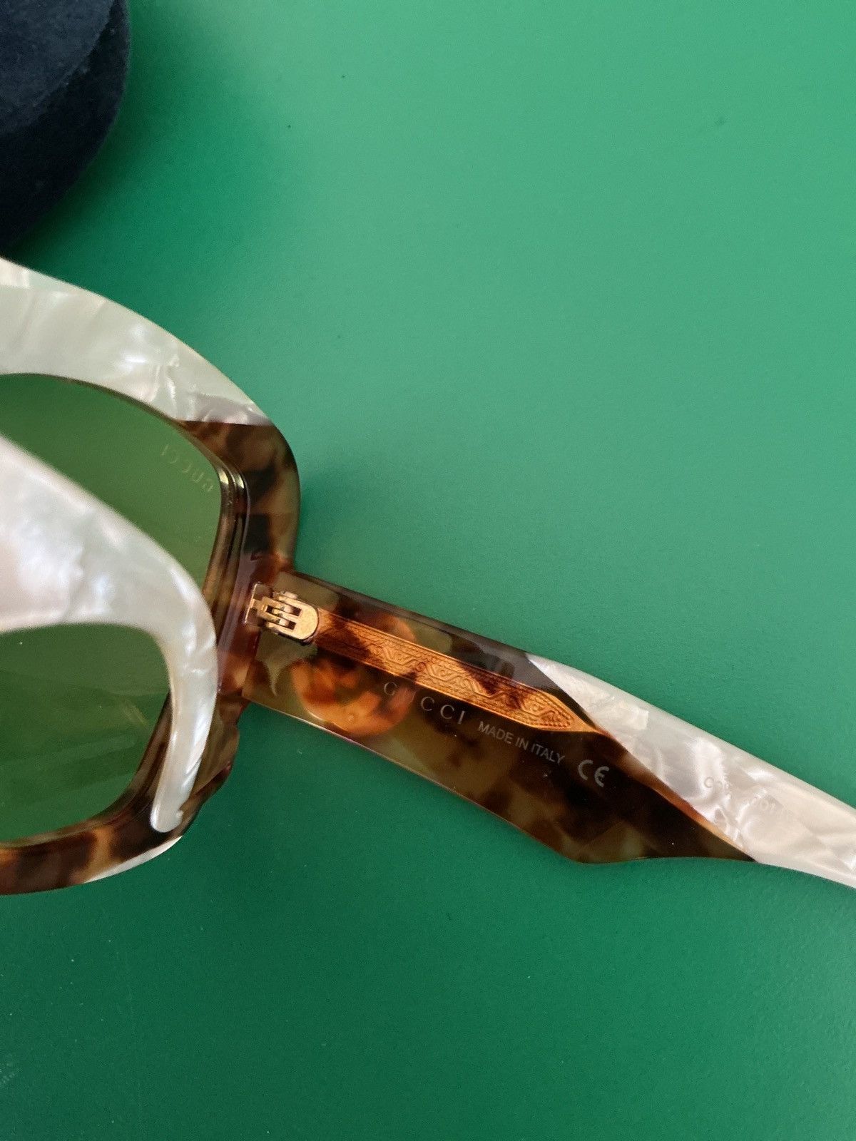 Gucci Oversized Gucci Tortoise Pearl Sunglasses Size ONE SIZE - 10 Thumbnail