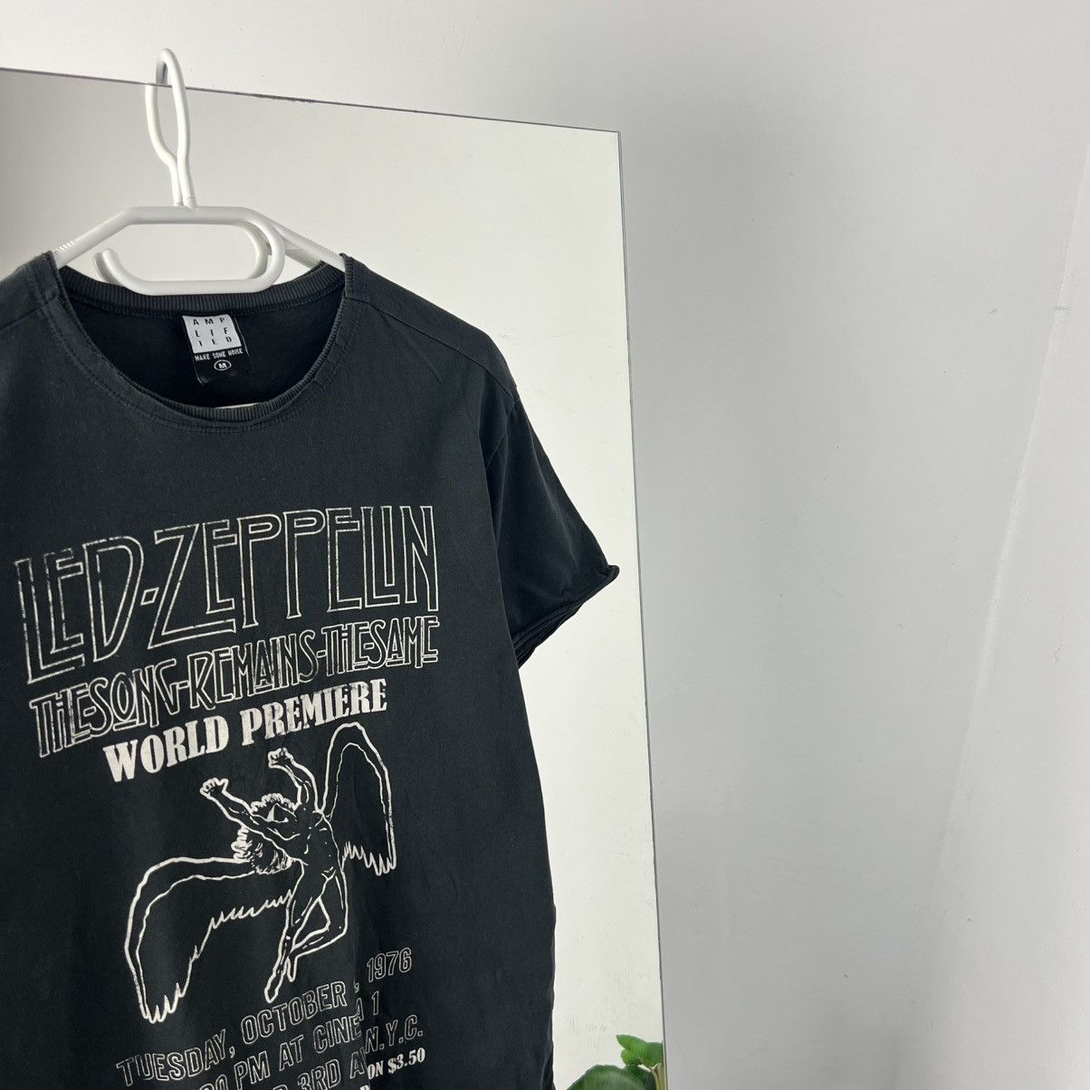Band Tees Vintage Y2K Led Zeppelin Big Logo Rock Band T-Shirt Size US M / EU 48-50 / 2 - 2 Thumbnail