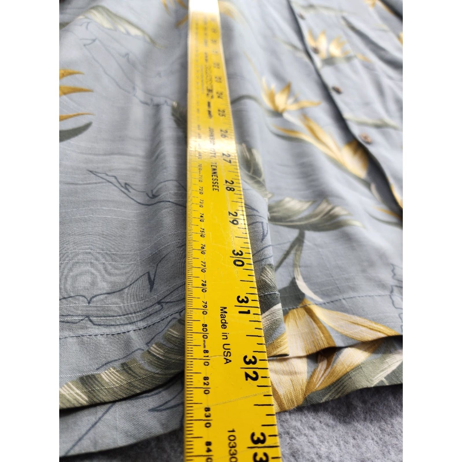Tommy Bahama Tommy Bahama Camp Shirt XL Silk Floral Pattern Hawaiian Button-Up Short Sleeve Multicolor Green Yellow Gray Pockets Mens Size US XL / EU 56 / 4 - 5 Thumbnail