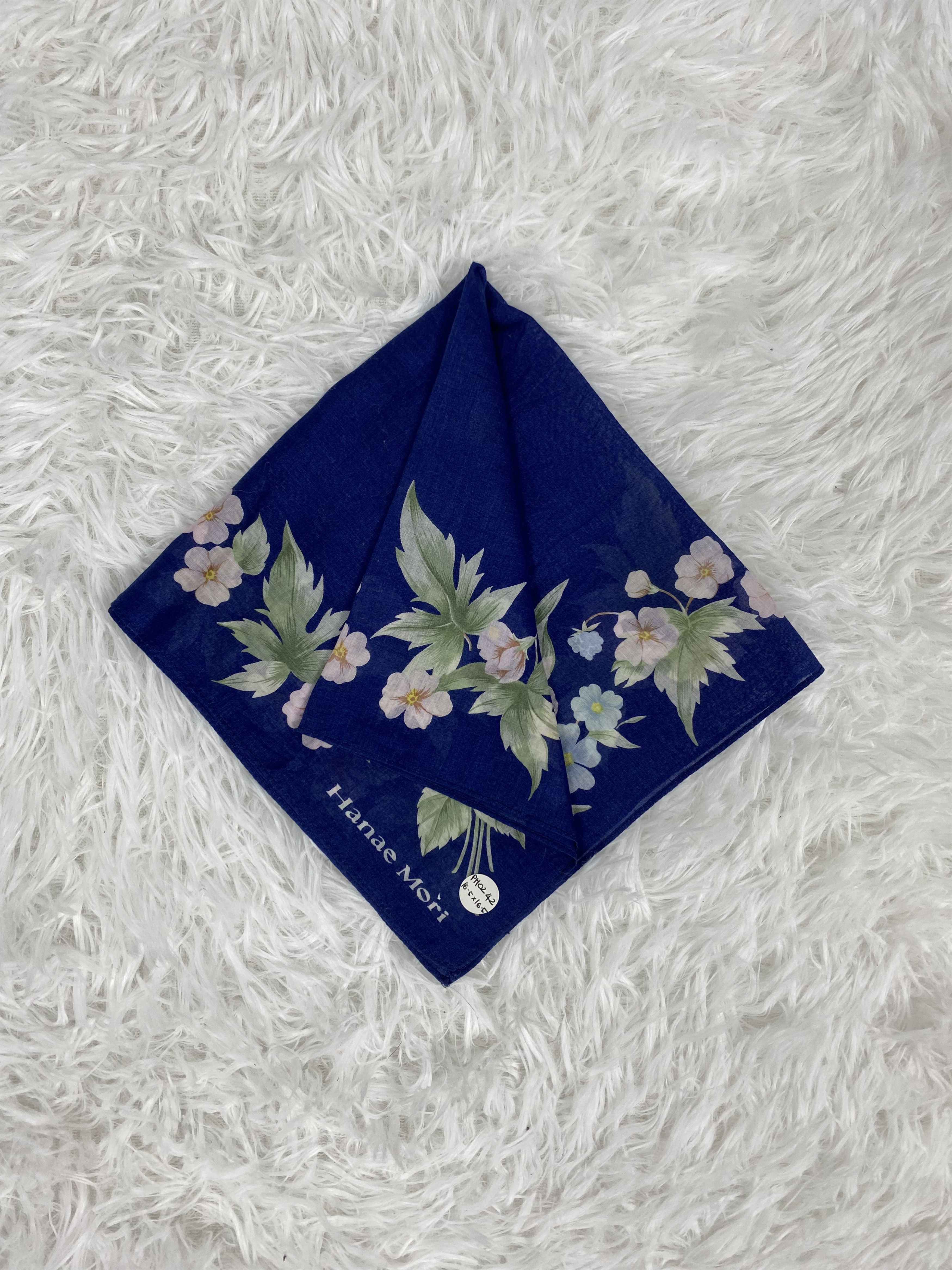 Hanae Mori Vintage Hanae Mori Handkerchief Neckerchief PH0242 Size ONE SIZE - 1 Thumbnail