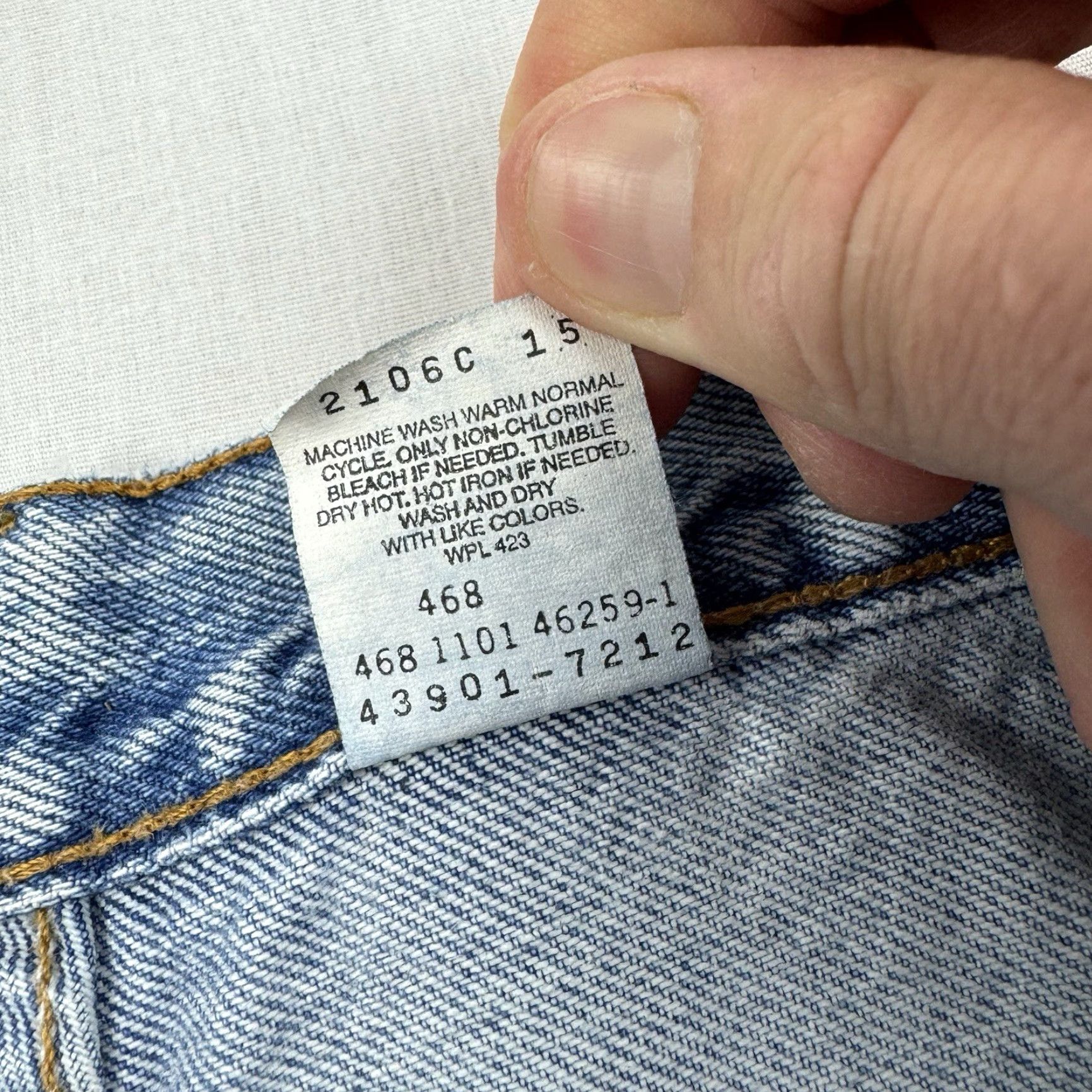 Levi's VINTAGE Levi's Jeans Men 38x30 Blue 90s Grunge Straight Pant Regular Inseam 30 Size US 38 / EU 54 - 7 Thumbnail