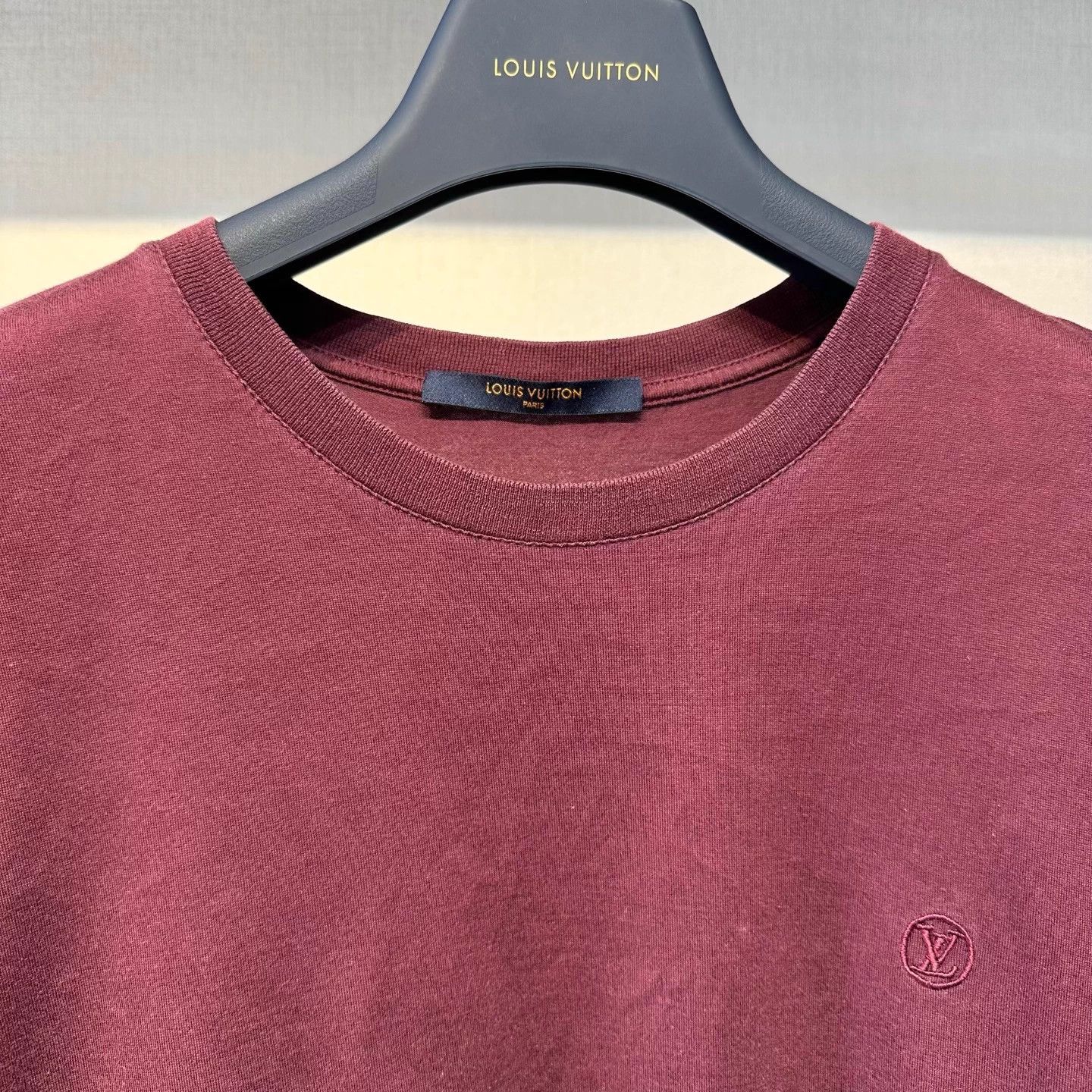 Louis Vuitton Louis Vuitton Purple Logo Emb Cotton Crewneck Tee M 99N Size US M / EU 48-50 / 2 - 2 Thumbnail