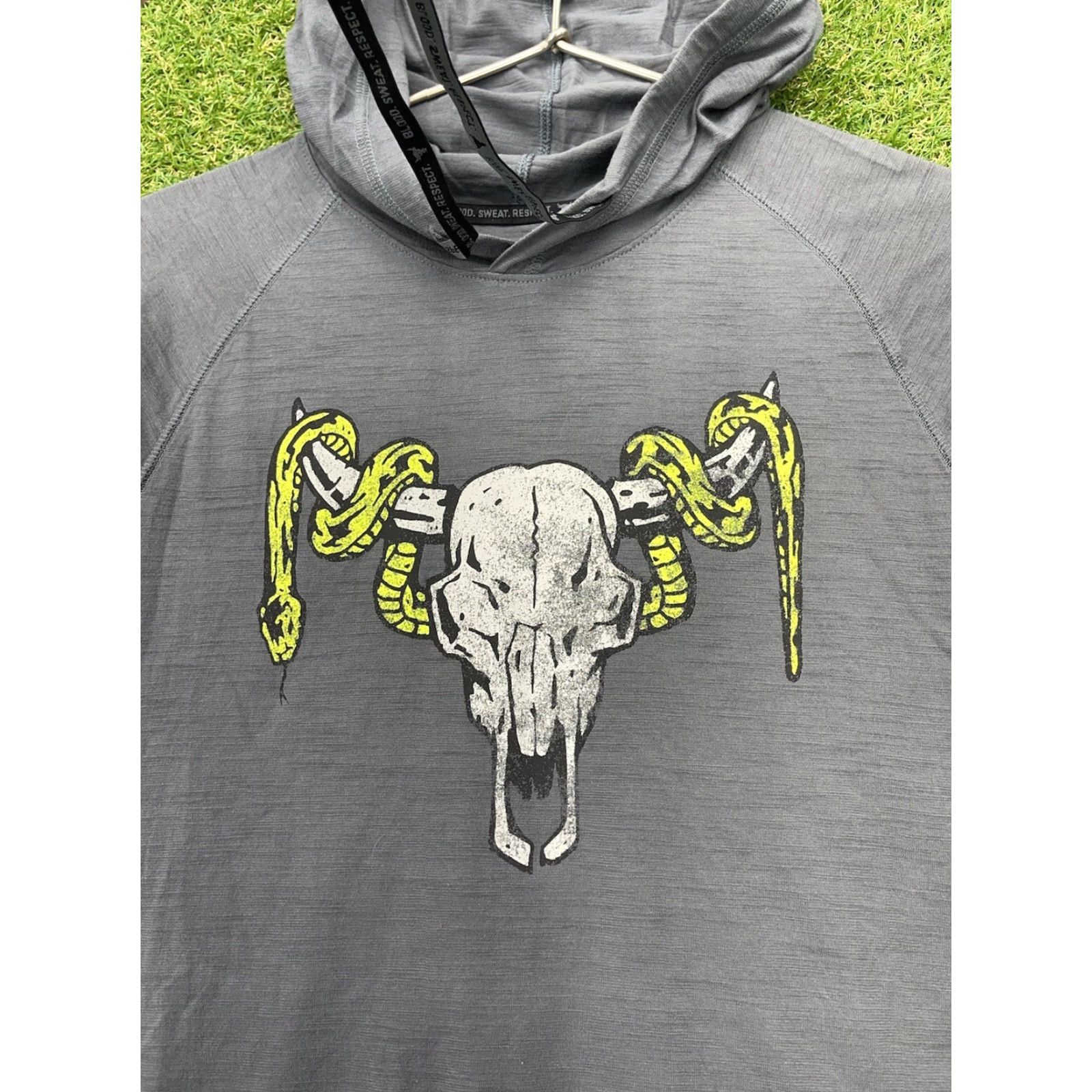 Under Armour Under armour Project Rock Hoodie Mens M Gray Knit Short Sleeve Hooded Pockets Logo Embroidered All Seasons Gym Sportswear 2010s Mens Size US M / EU 48-50 / 2 - 6 Thumbnail