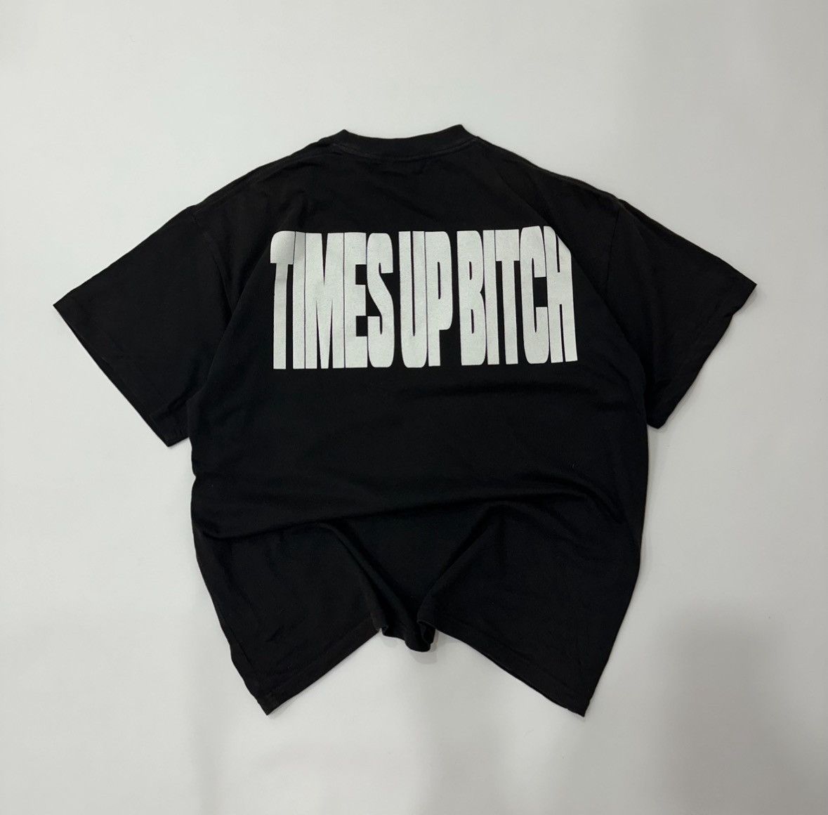 Corteiz T-shirt Corteiz bomb times up bitch tee Size US L / EU 52-54 / 3 - 4 Thumbnail