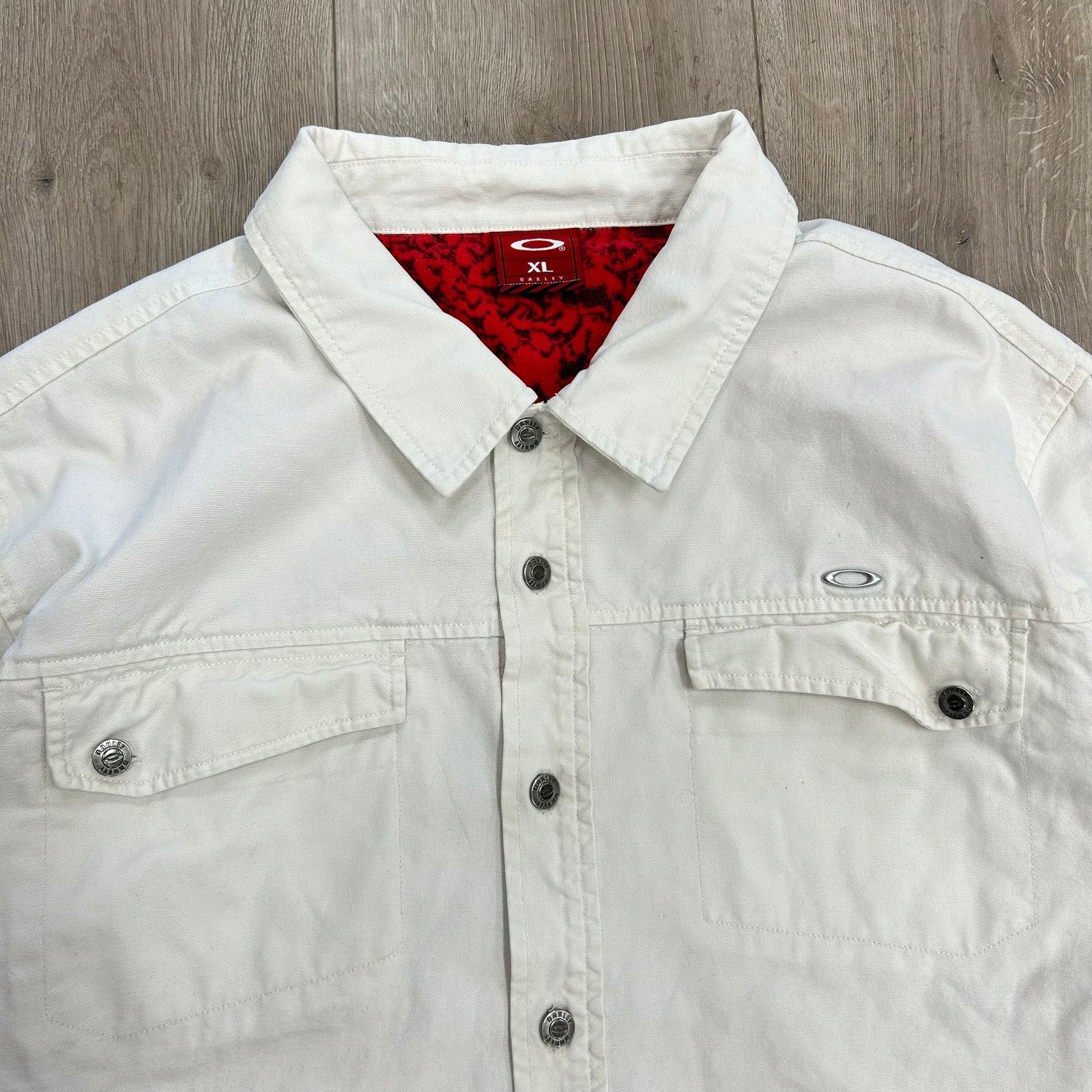 Oakley Vintage Oakley button-down shirt jacket White Red size XL B7 Size US XL / EU 56 / 4 - 2 Thumbnail