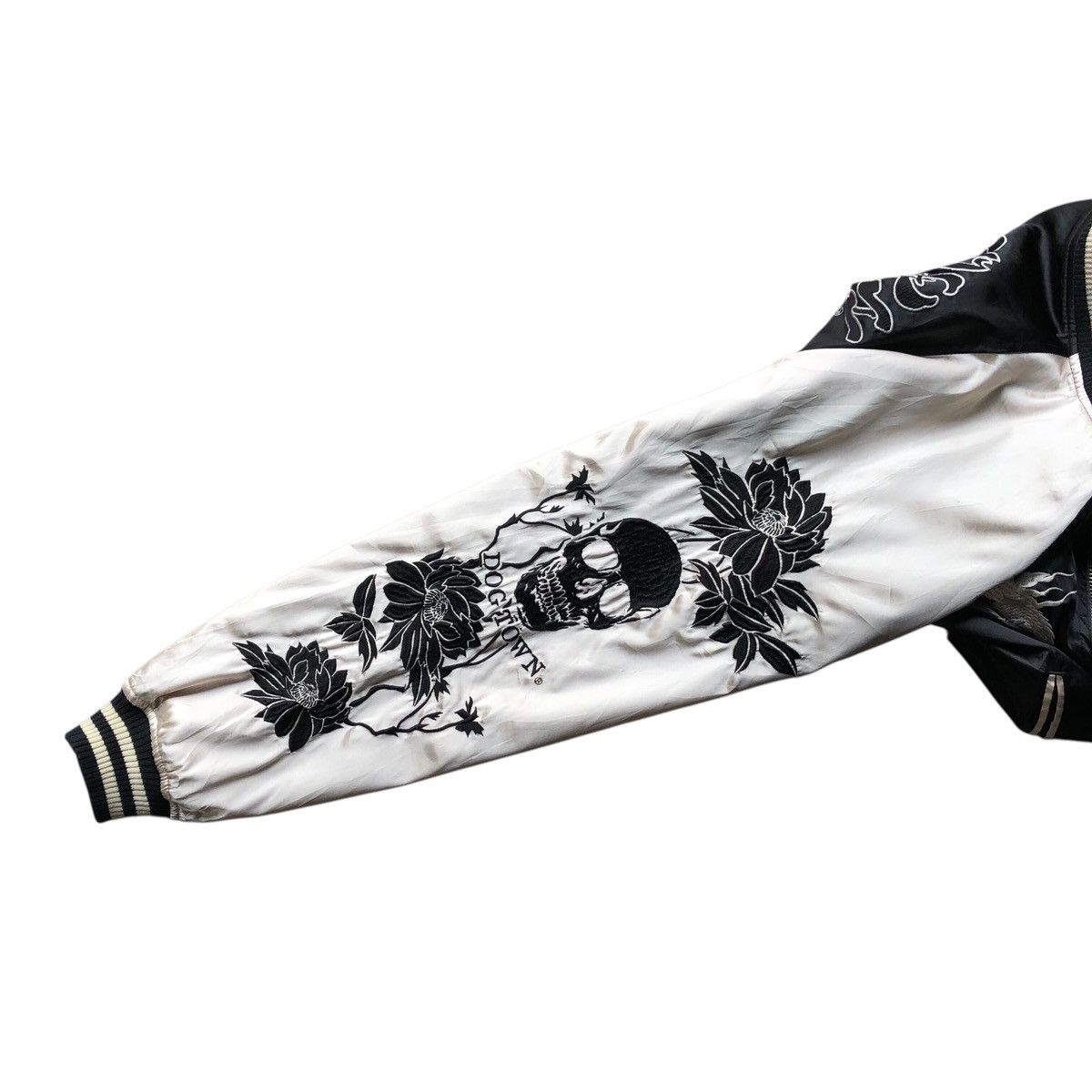 Japanese Brand Rare🔥 vintage DOGTOWN skull black dragon sukajan jacket Size US L / EU 52-54 / 3 - 5 Thumbnail