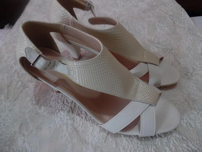 Designer Kaleidoscope women's cream shoes size 8 UK Size US 8.5 / IT 38.5 - 10 Thumbnail