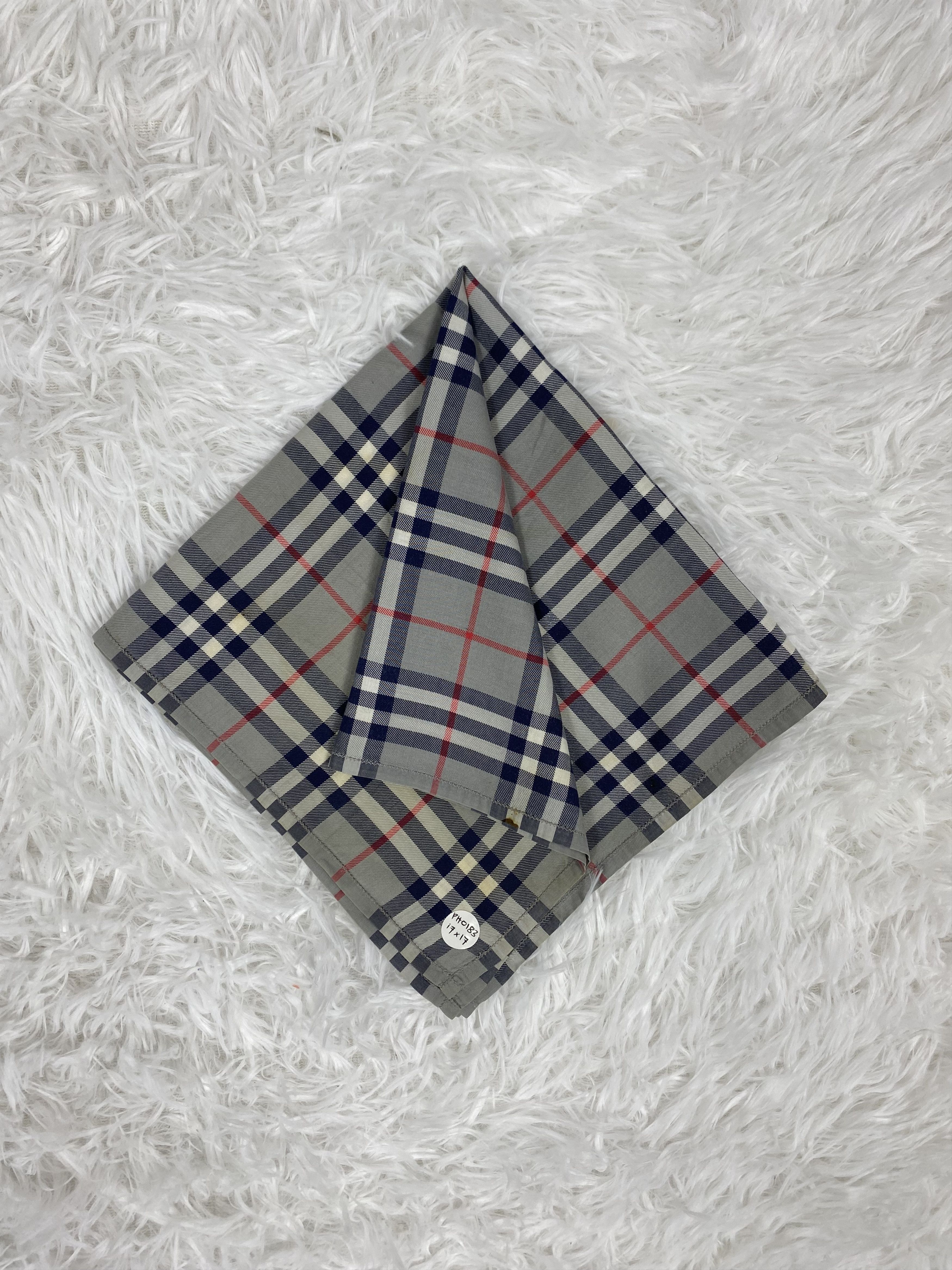 Burberry × Vintage Vintage Burberry Handkerchief Neckerchief PH0183 Size ONE SIZE - 1 Thumbnail