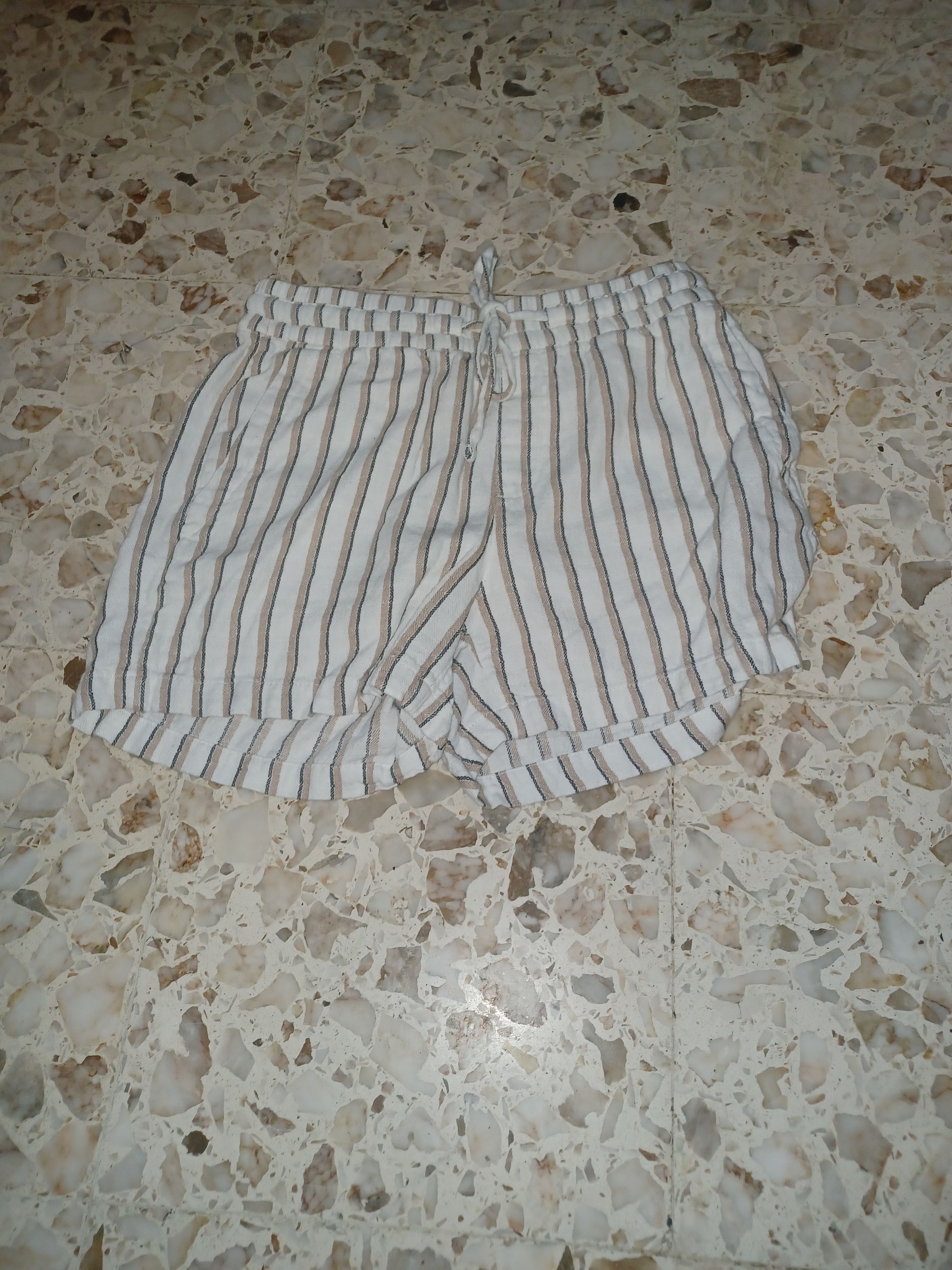 Old Navy Old Navy Women's Shorts 55% Linen XS Tan & White Stripes Size 30" / US 8 / IT 44 - 1 Thumbnail