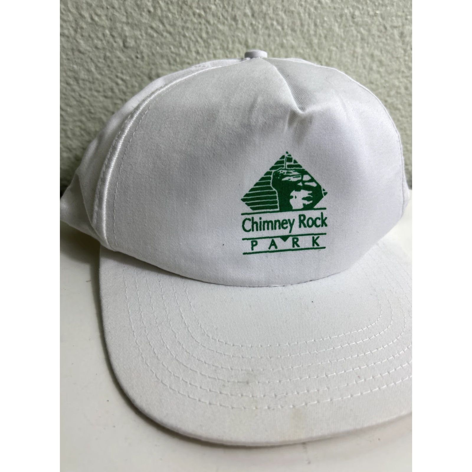 Vintage VINTAGE White Green SnapBack Hat Mens Adjustable Chimney Rock J Hats Rock Hats 90s (if applicable) Size ONE SIZE - 2 Thumbnail