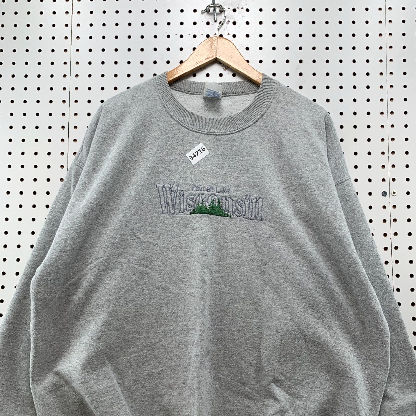 Gildan VINTAGE Wisconsin Pelican Lake Sweatshirt Mens XL Gray Fleece Pullover 26x29.5 Size US XL / EU 56 / 4 - 2 Thumbnail