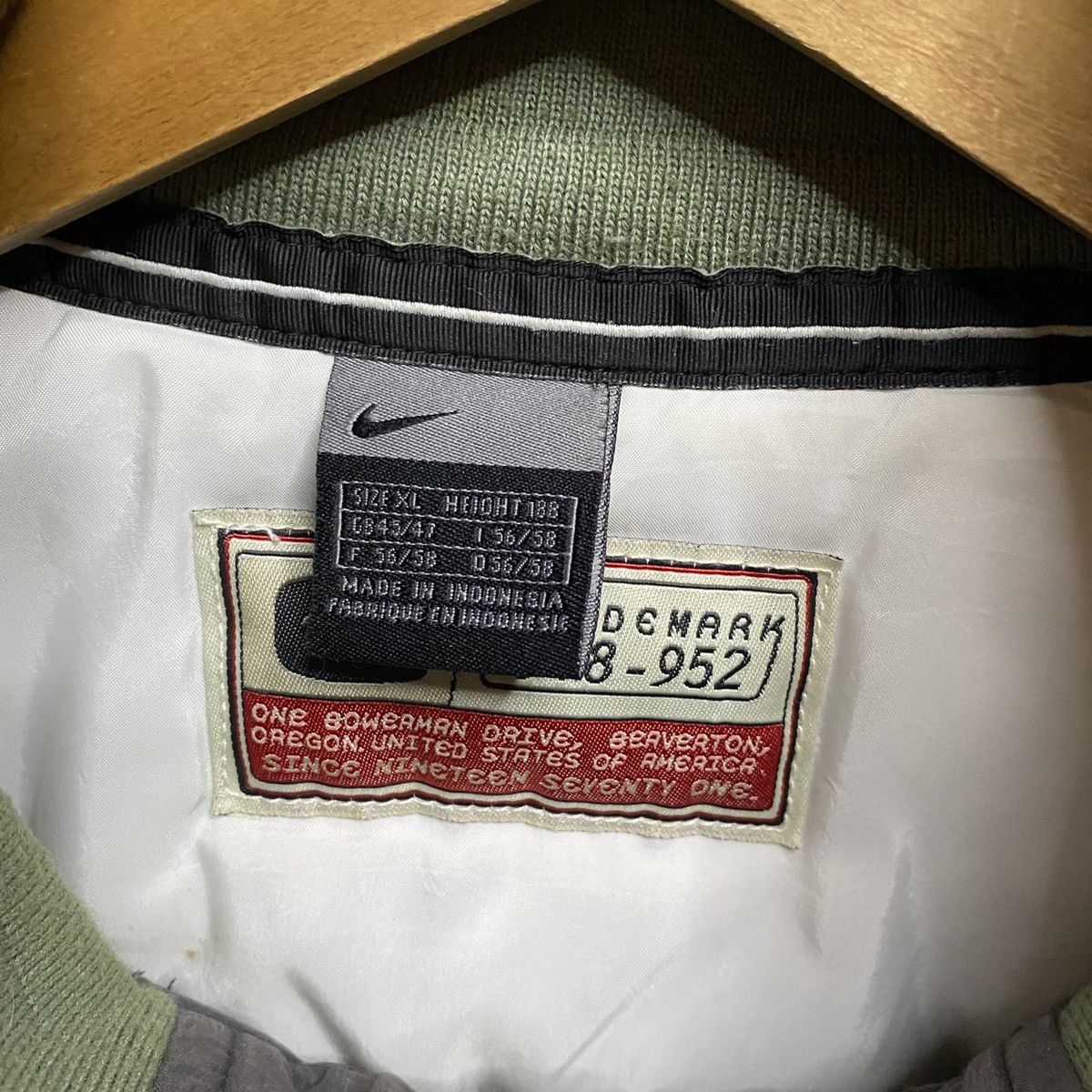 Nike × Vintage Vintage Y2K Nike Bomber jacket Size US XL / EU 56 / 4 - 3 Thumbnail