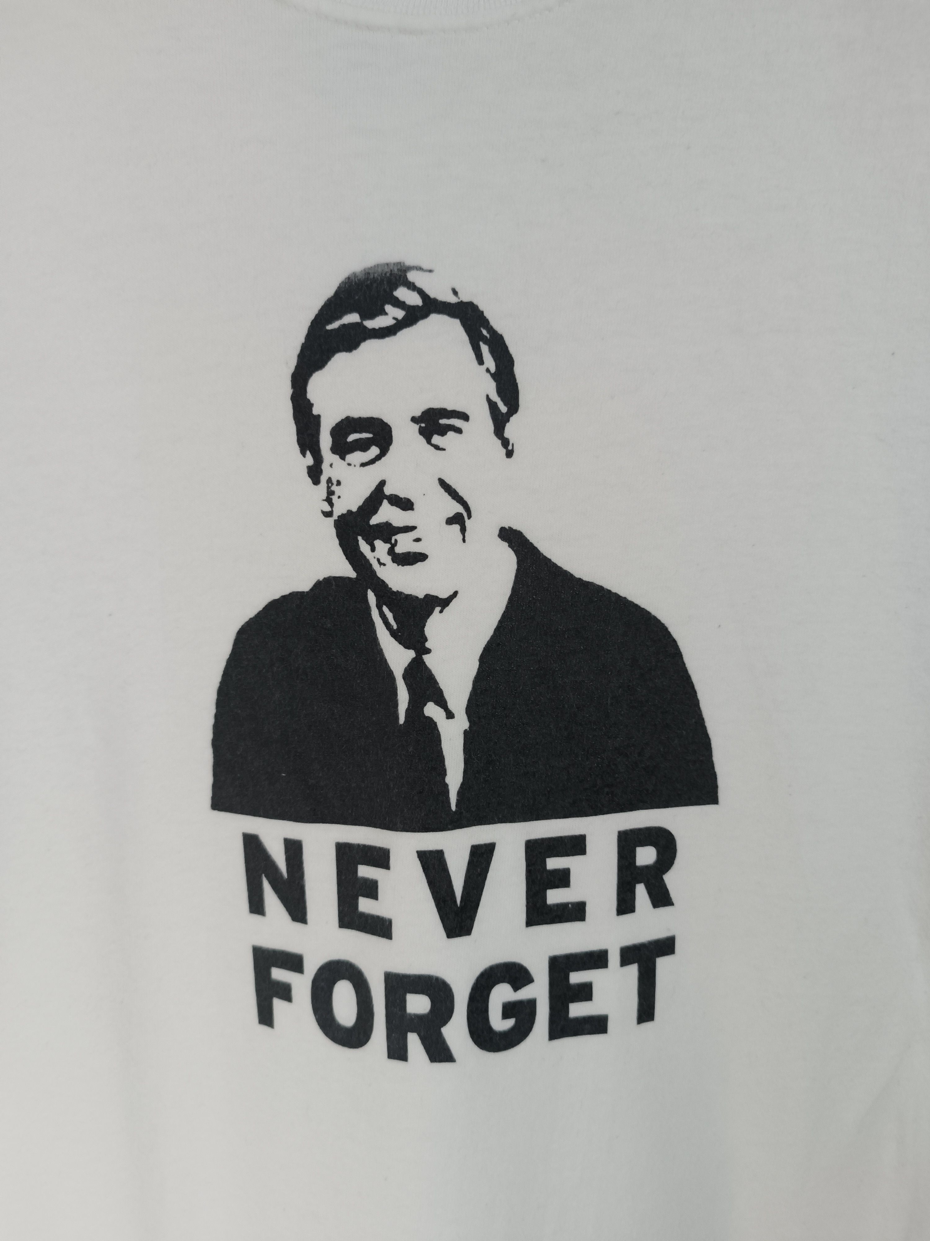 Vintage VINTAGE Y2K NEVER FORGET MISTER ROGERS ADULT HUMOR FUNNY TS Size US M / EU 48-50 / 2 - 10 Thumbnail