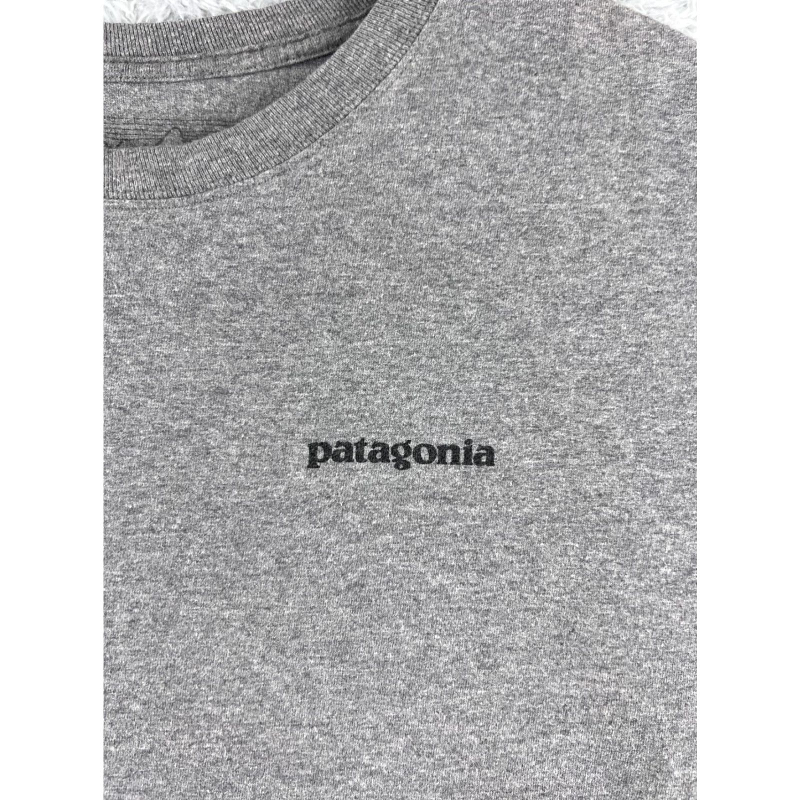 Patagonia Patagonia Shirt Men Medium Gray Cotton Short Sleeve Crew Neck Logo Back View Size US M / EU 48-50 / 2 - 6 Thumbnail