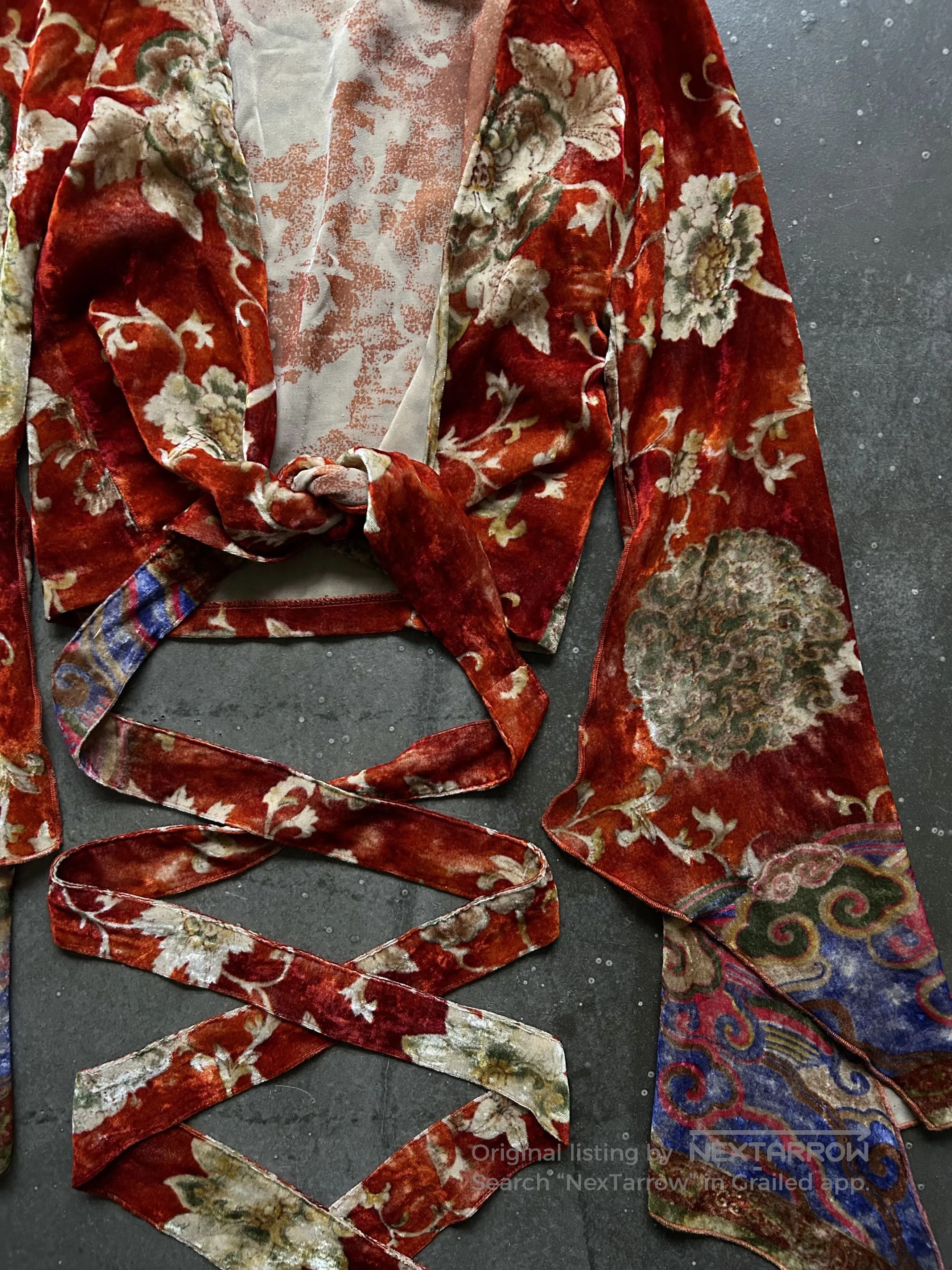 Le Grande Bleu (L.G.B.) Elegant Red Velvet Wrap Jacket. Size M / US 6-8 / IT 42-44 - 7 Thumbnail