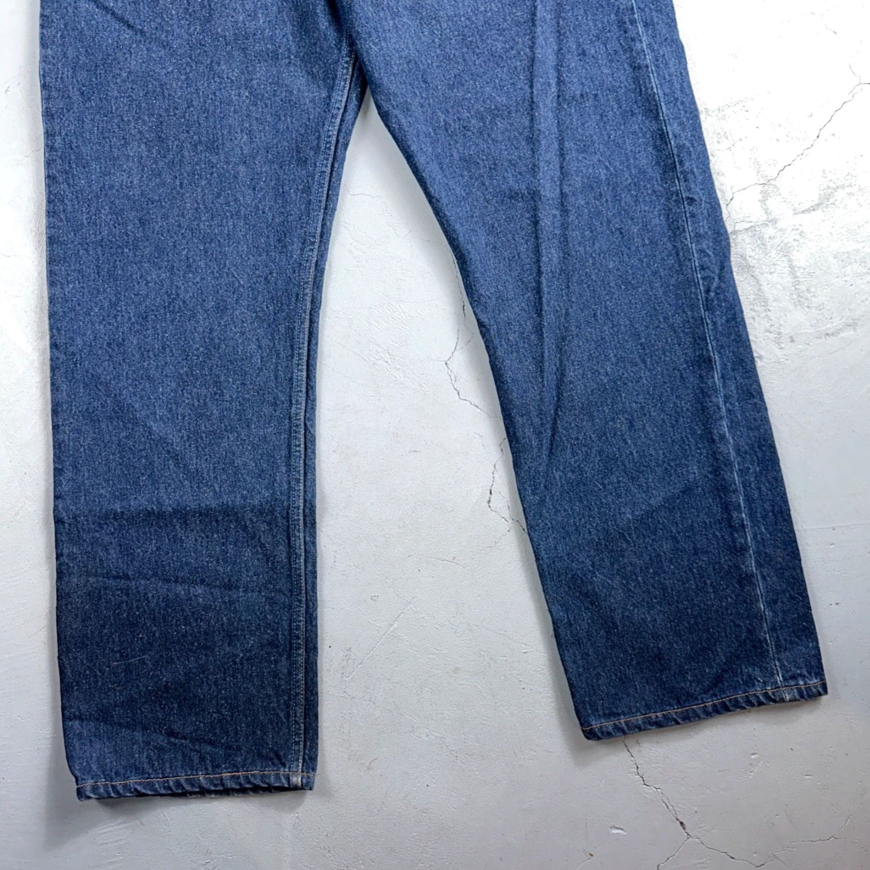 Levi's VINTAGE Levi's 501 Jeans 90s USA Straight Leg Mid Rise Dark Blue 44x34 Mens Size US 44 / EU 60 - 3 Thumbnail