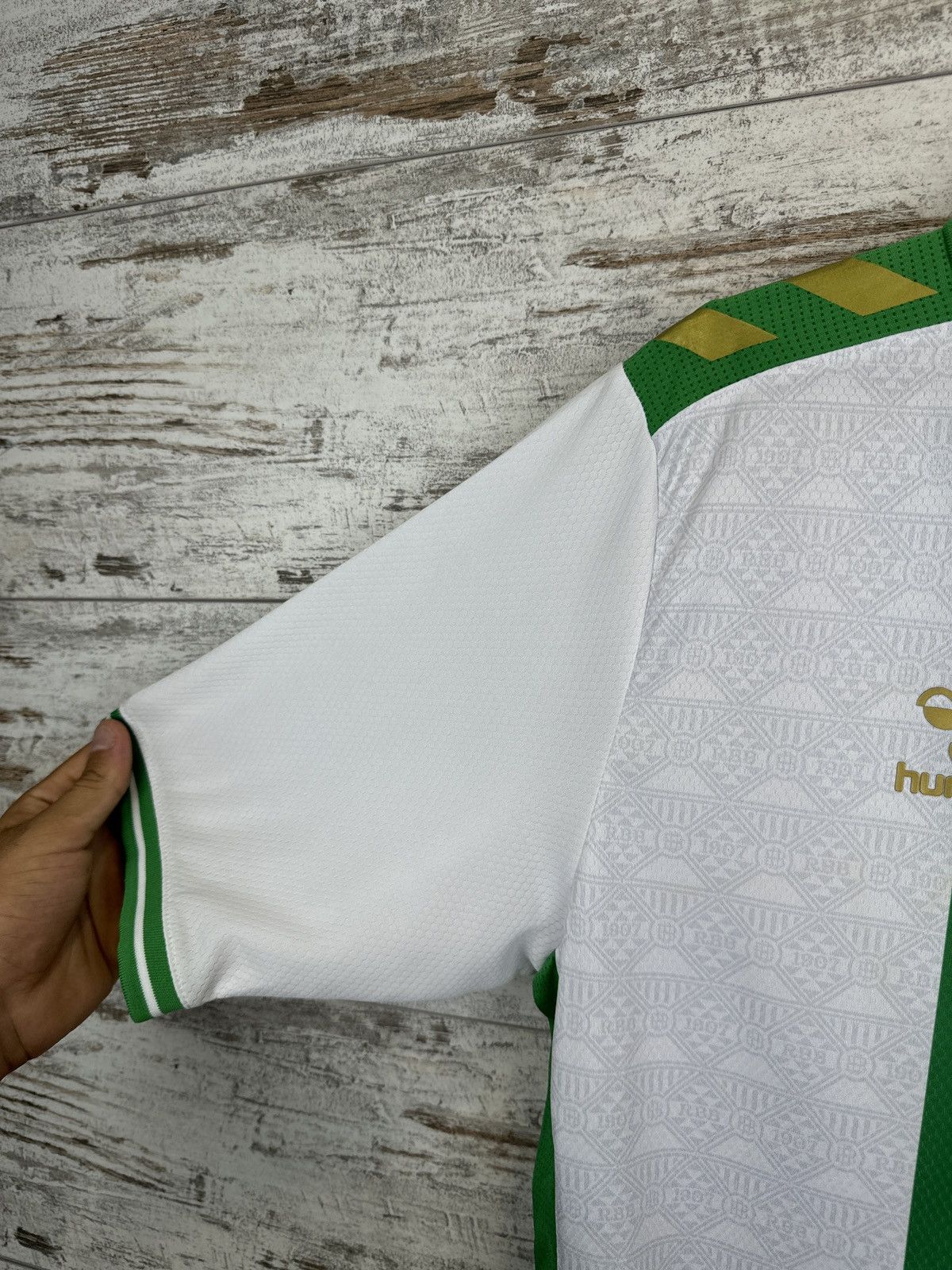 Hummel × Vintage Mens Vintage Hummel Real Betis T-shirt soccer jersey tee Size US M / EU 48-50 / 2 - 7 Thumbnail