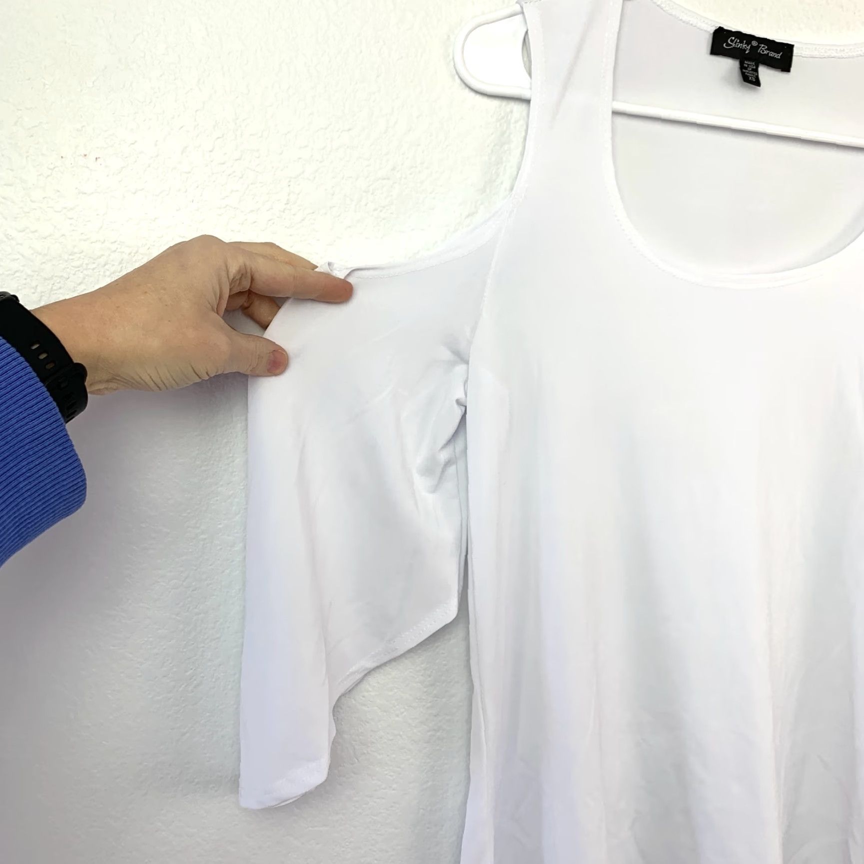 J Brand Slinky Brand Women's White Cold Shoulder Tunic Top XS Blouse 3/4 Sleeve Asymmetrical Hem Knit Jersey Pullover Casual Summer 90s? Size XS / US 0-2 / IT 36-38 - 2 Thumbnail