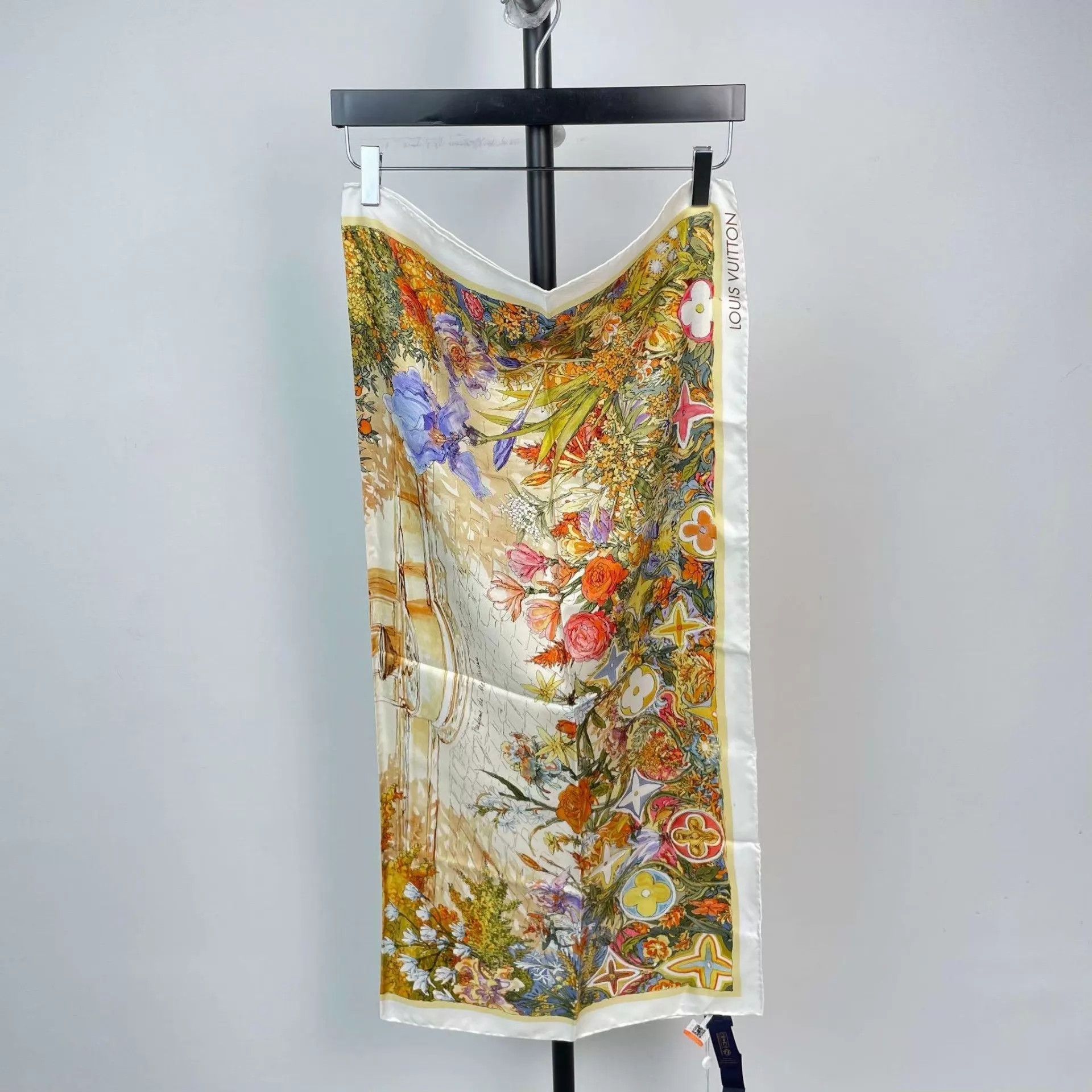 Louis Vuitton LV Yellow Silk Scarf Size ONE SIZE - 1 Thumbnail