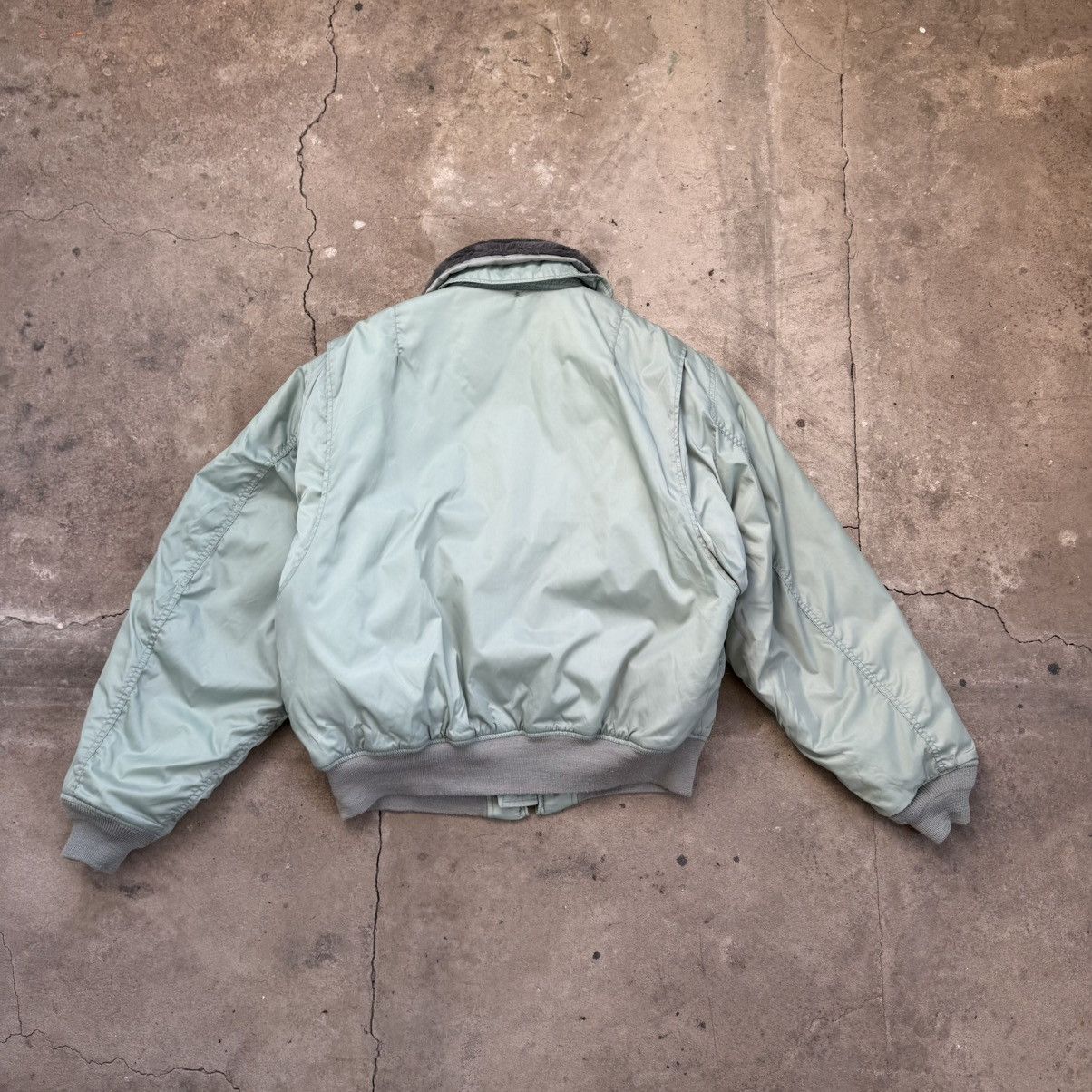 Schott Vintage contract US CWU-45/P Cold Weather Bomber Jacket Size US XL / EU 56 / 4 - 6 Thumbnail