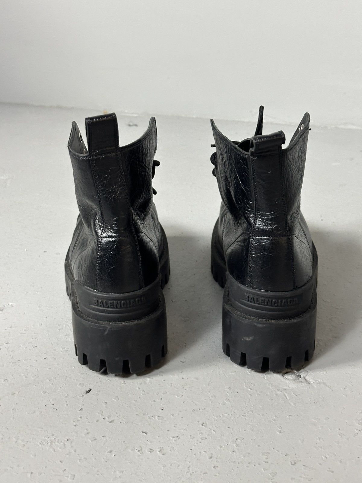 Balenciaga Balenciaga Strike Boot Ankle (wrinkled) Size US 9 / EU 42 - 5 Thumbnail
