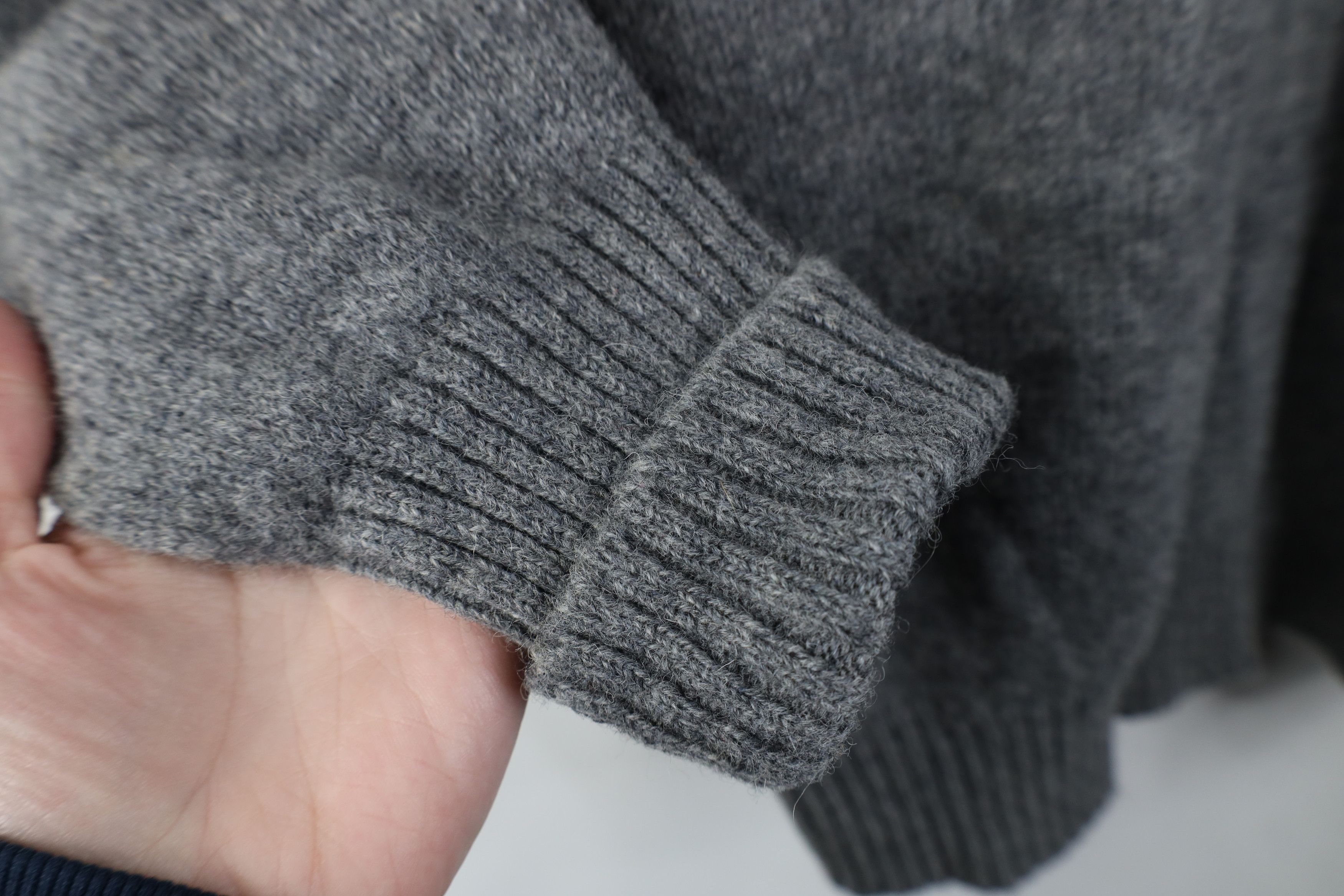 Vintage Vintage 70s Streetwear Wool Knit V-Neck Sweater Gray Size US XL / EU 56 / 4 - 6 Thumbnail