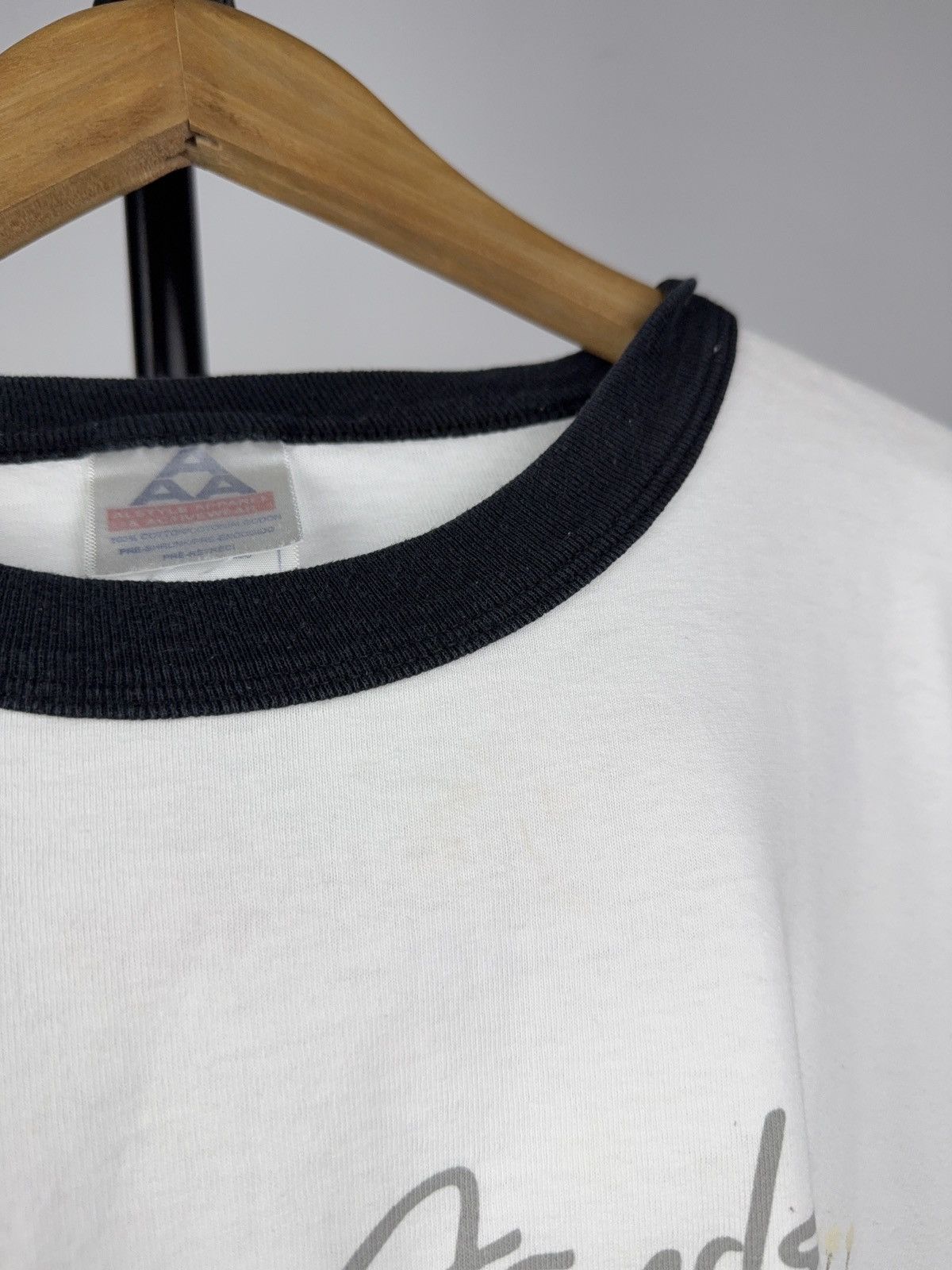 Vintage Vintage 90s Fender 62 Precision Bass Ringer Tee Made USA Size US L / EU 52-54 / 3 - 9 Thumbnail