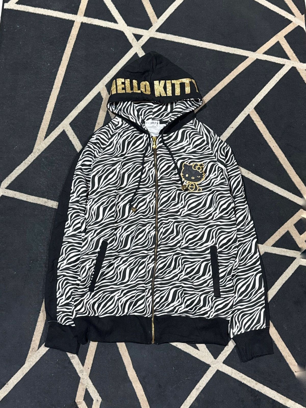Hysteric Glamour Hello Kitty Zebra Zip Hoodie Japanese Size US L / EU 52-54 / 3 - 1 Thumbnail