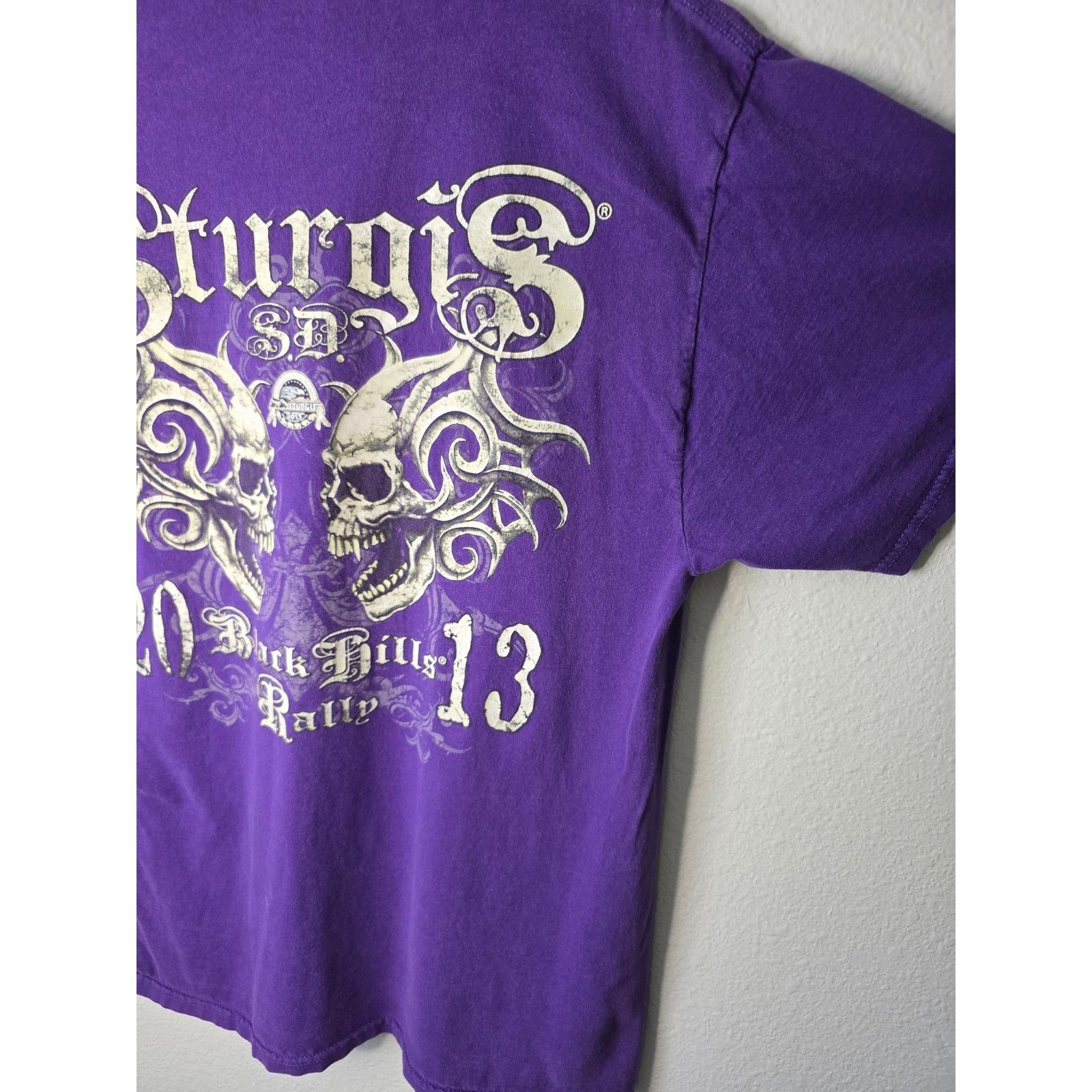 Fruit Of The Loom Sturgis Skull Shirt Mens Purple XL 2013 Hills Rally Tee Size US L / EU 52-54 / 3 - 2 Thumbnail