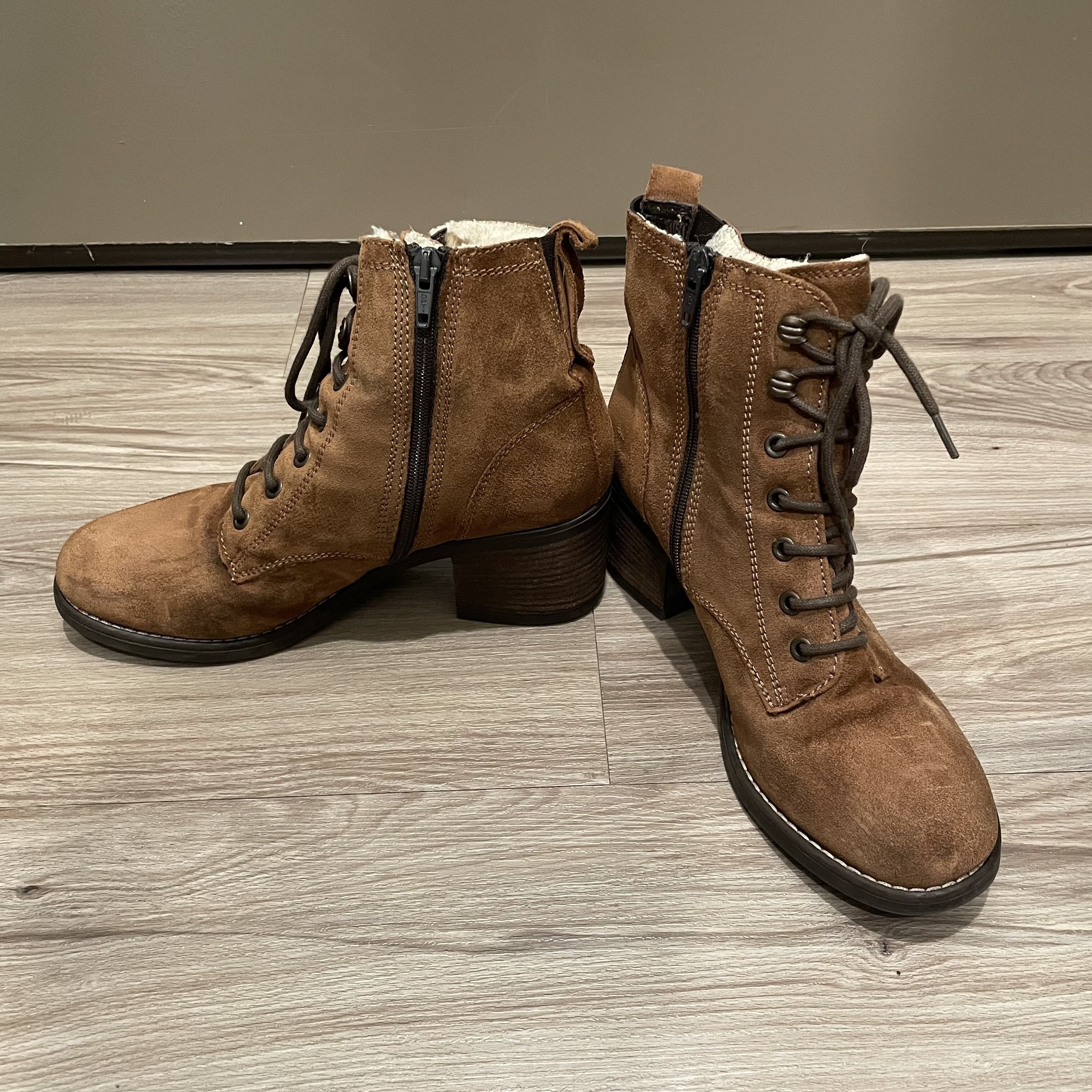 Clarks Clarks Heeled Sherpa Suede Leather Boots Size US 7.5 / IT 37.5 - 2 Thumbnail