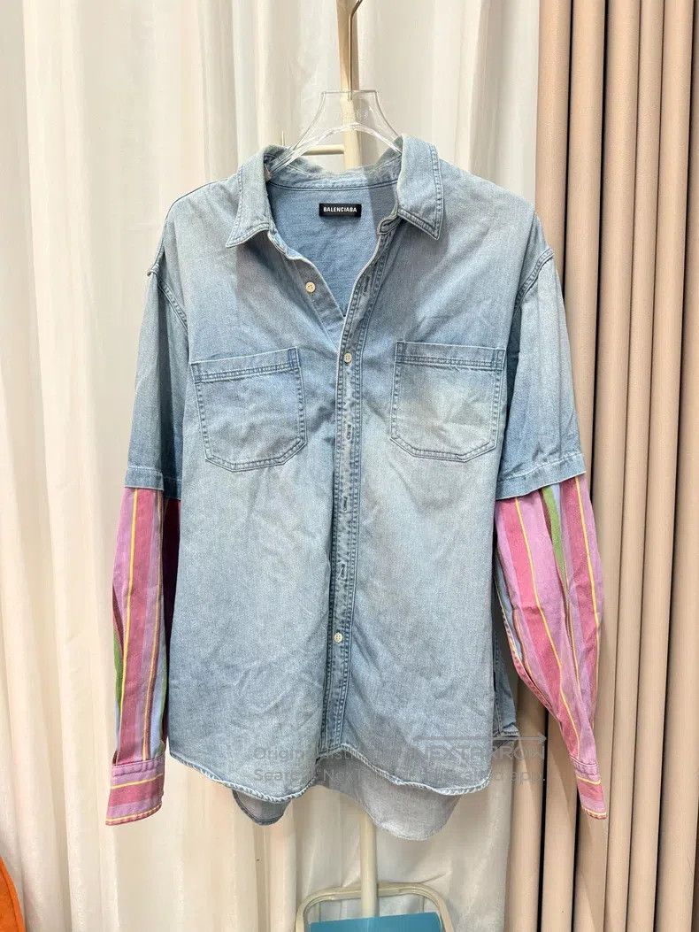 Balenciaga Balenciaga size 39 Washed denim patchwork shirt, size 39 Size US S / EU 44-46 / 1 - 1 Thumbnail