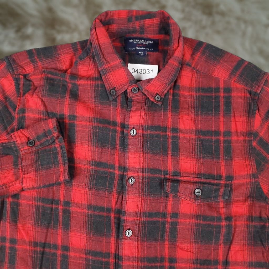 Abercrombie & Fitch Abercrombie & Fitch Shirt Mens Medium Red Plaid Button-Up Long Sleeve Size US M / EU 48-50 / 2 - 1 Thumbnail