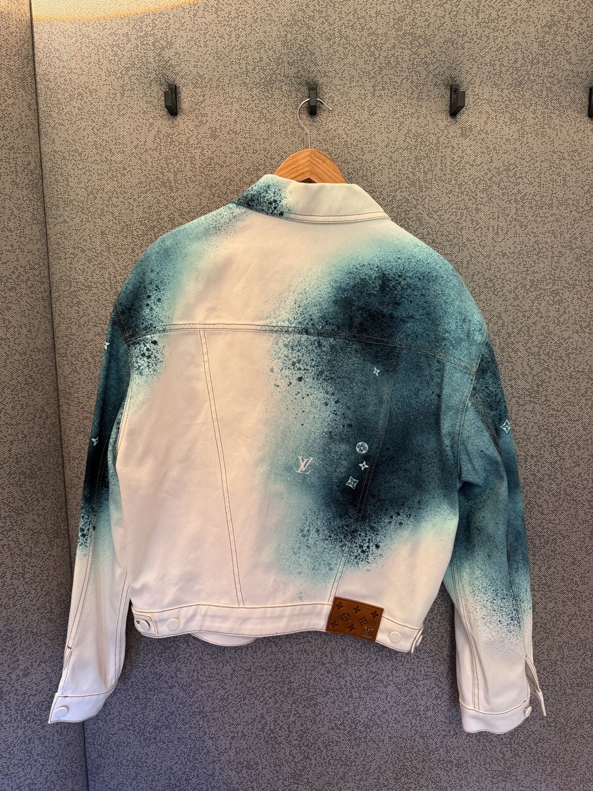 Louis Vuitton Louis Vuitton Spray Denim Jacket Size US M / EU 48-50 / 2 - 2 Thumbnail