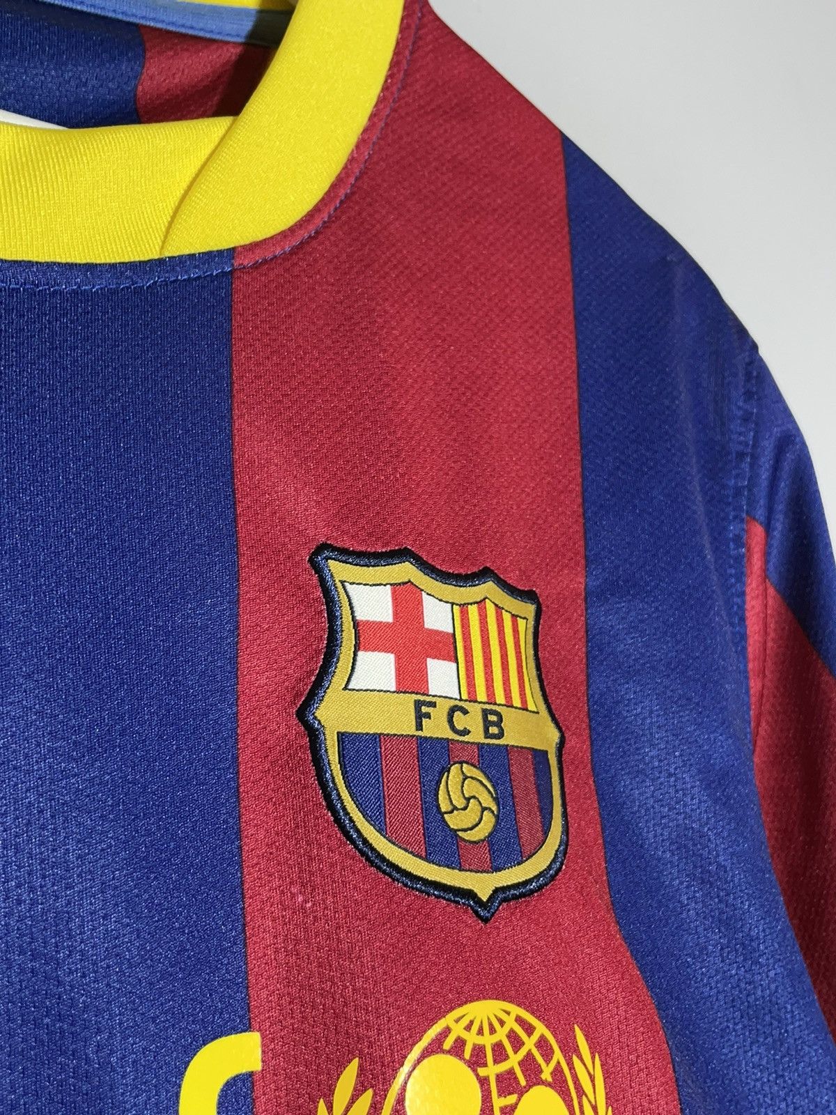 Nike #17 Pedro F.C Barcelona Nike 2010/11 Home Y2K Football Shirt Size US M / EU 48-50 / 2 - 5 Thumbnail
