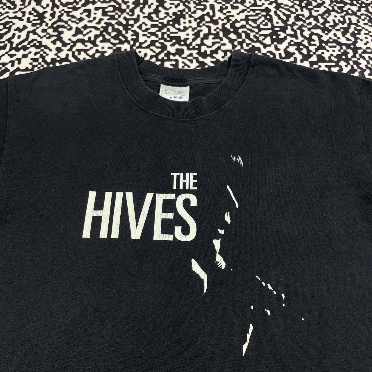 Band Tees Vintage 90s The Hives Band Rock Sweden Faded T-shirt Size US S / EU 44-46 / 1 - 6 Thumbnail