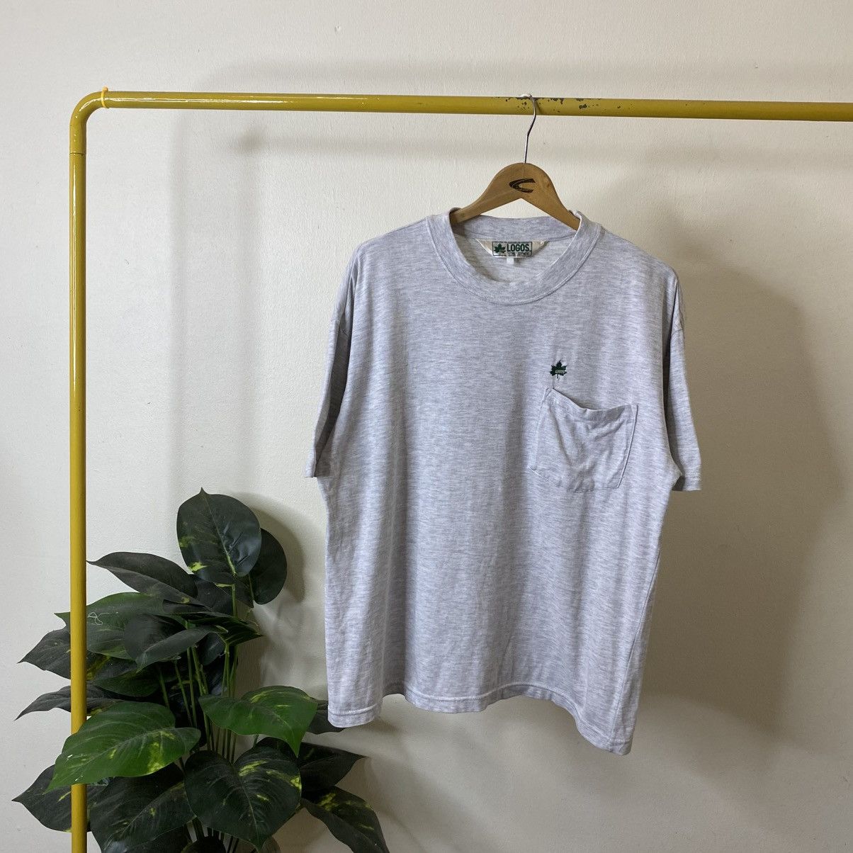 Vintage Y2K Logos Outing Equipment Outdoor T Shirt Size US XL / EU 56 / 4 - 6 Thumbnail