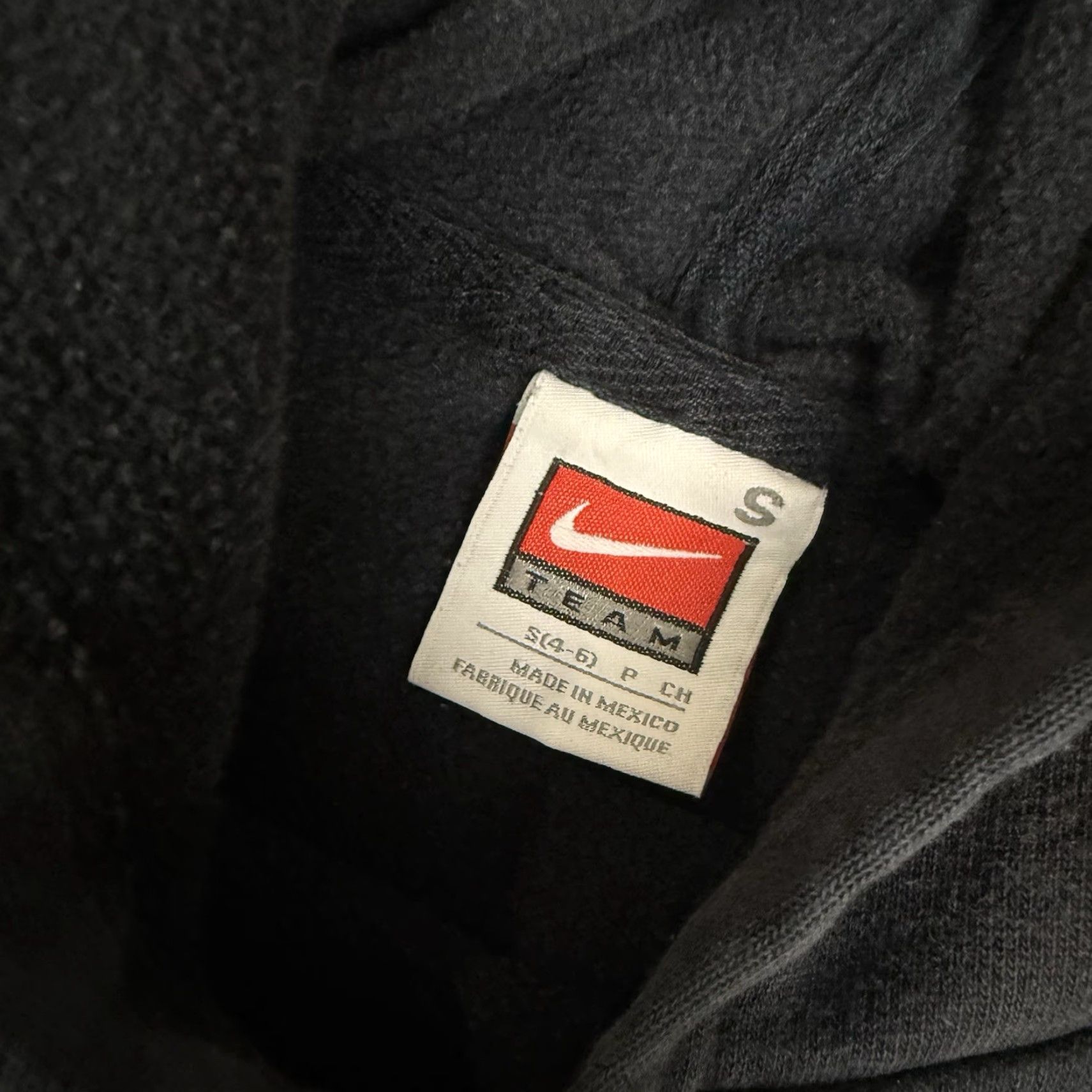 Nike VINTAGE Nike Hoodie Mens S Black Team Swoosh Sun Faded Distressed Grunge Vtg Size US S / EU 44-46 / 1 - 6 Thumbnail