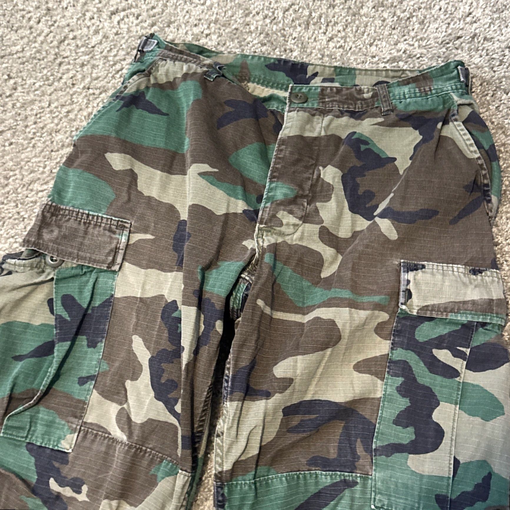 AMO VINTAGE Military Camo Button Fly Army Green Camouflage Pants Mens Regular Cargo 28 Inseam Medium Short Green Camouflage Pattern 32x28" Size US 31 - 5 Thumbnail