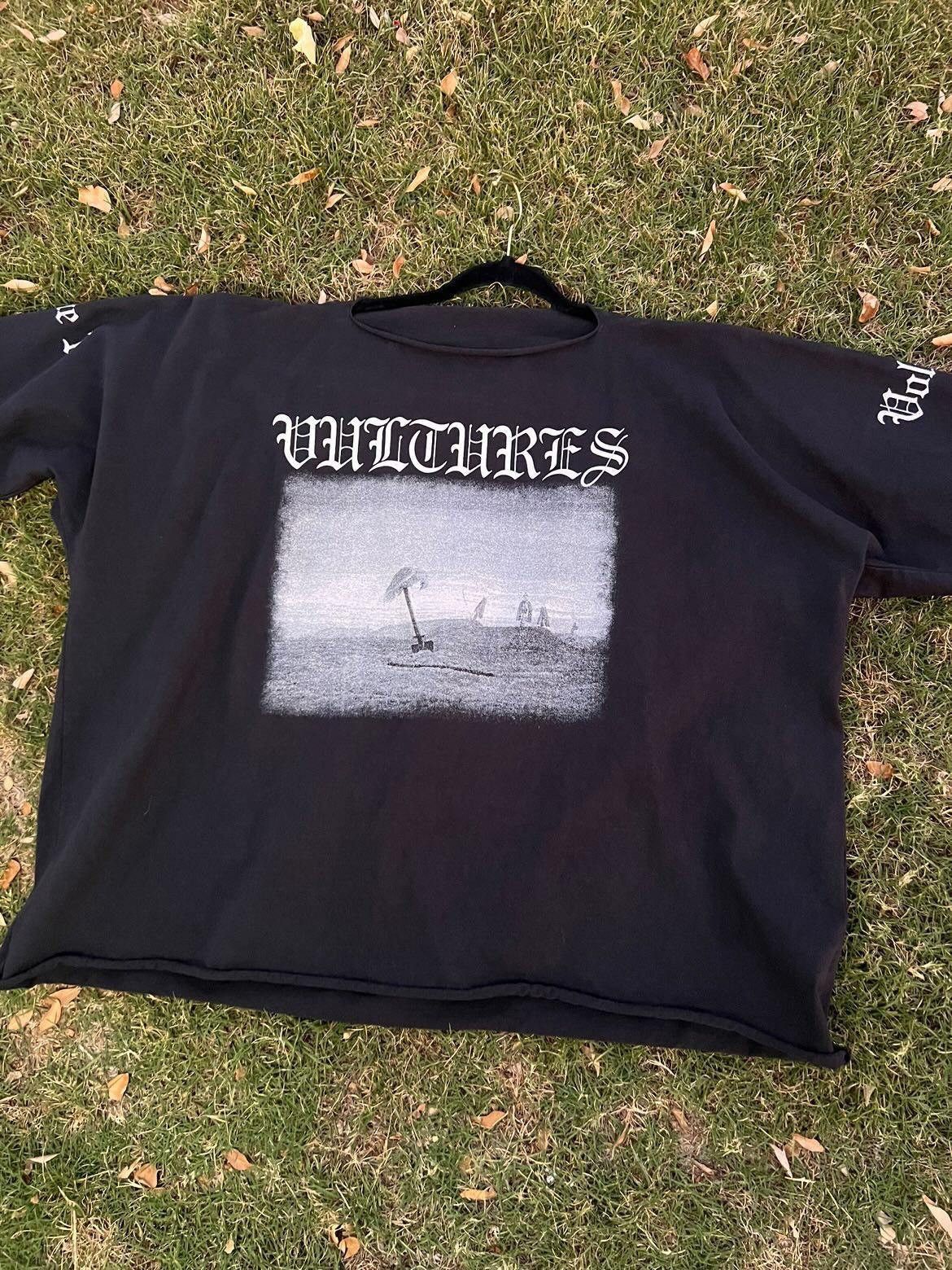 Kanye West Kanye West Yzy Sply Vultures Tee Size US L / EU 52-54 / 3 - 1 Thumbnail