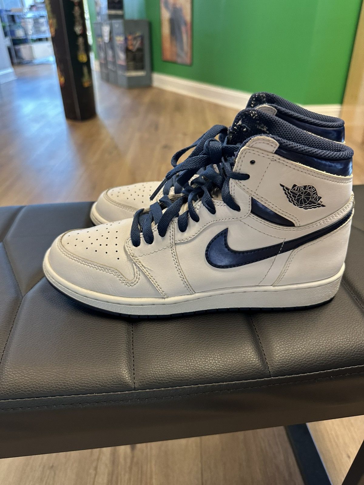 Nike Jordan 1 retro Size US 6.5 / EU 39-40 - 3 Thumbnail