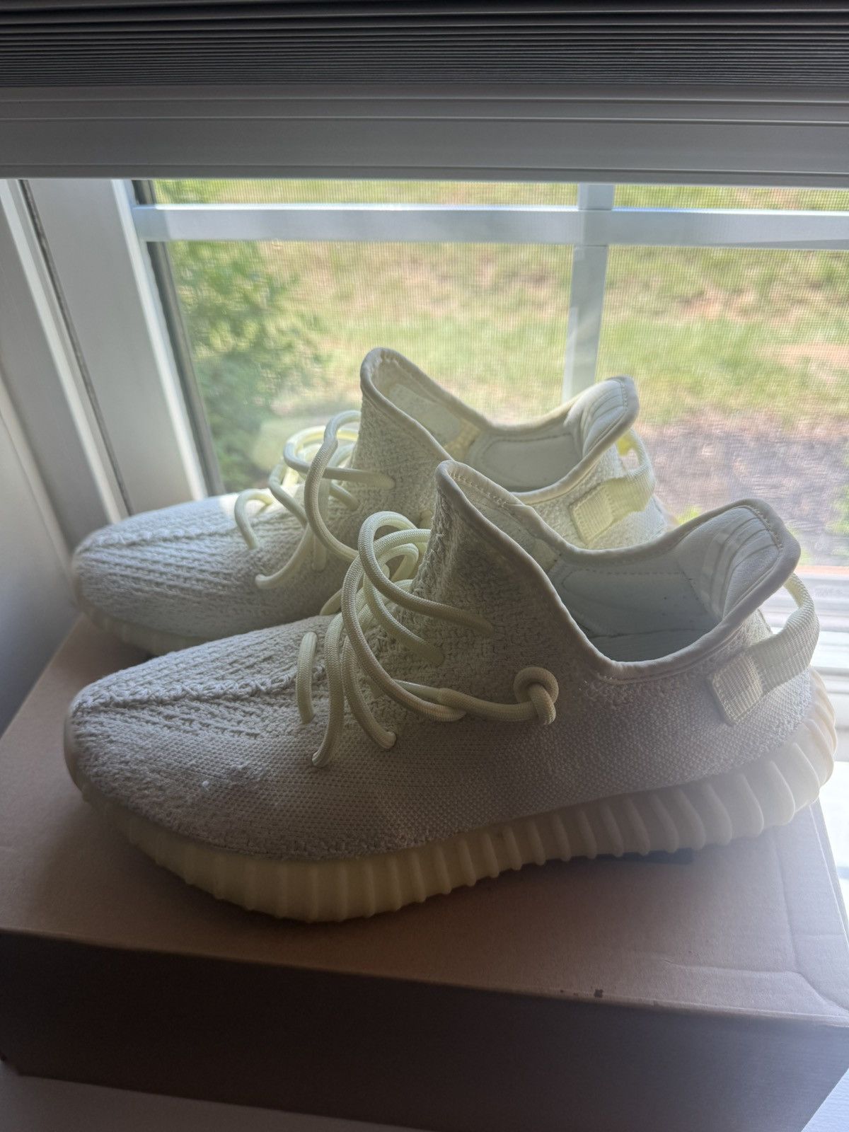 Yeezy Yeezy Boost 350 Butter Size US 9 / EU 42 - 5 Thumbnail