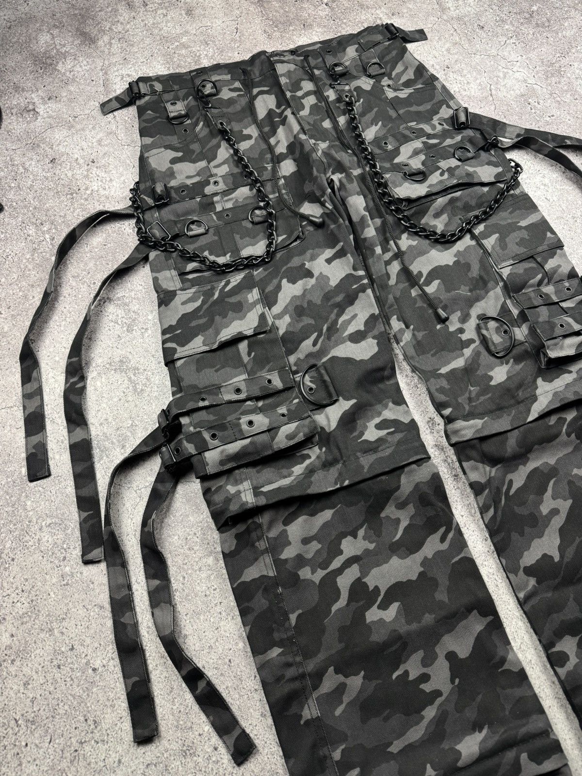 Japanese Brand 🔥VERY RARE GOTHICANA BY EMP AVANT GARDE BONDAGE CARGO PANTS🔥 Size US 34 / EU 50 - 3 Thumbnail