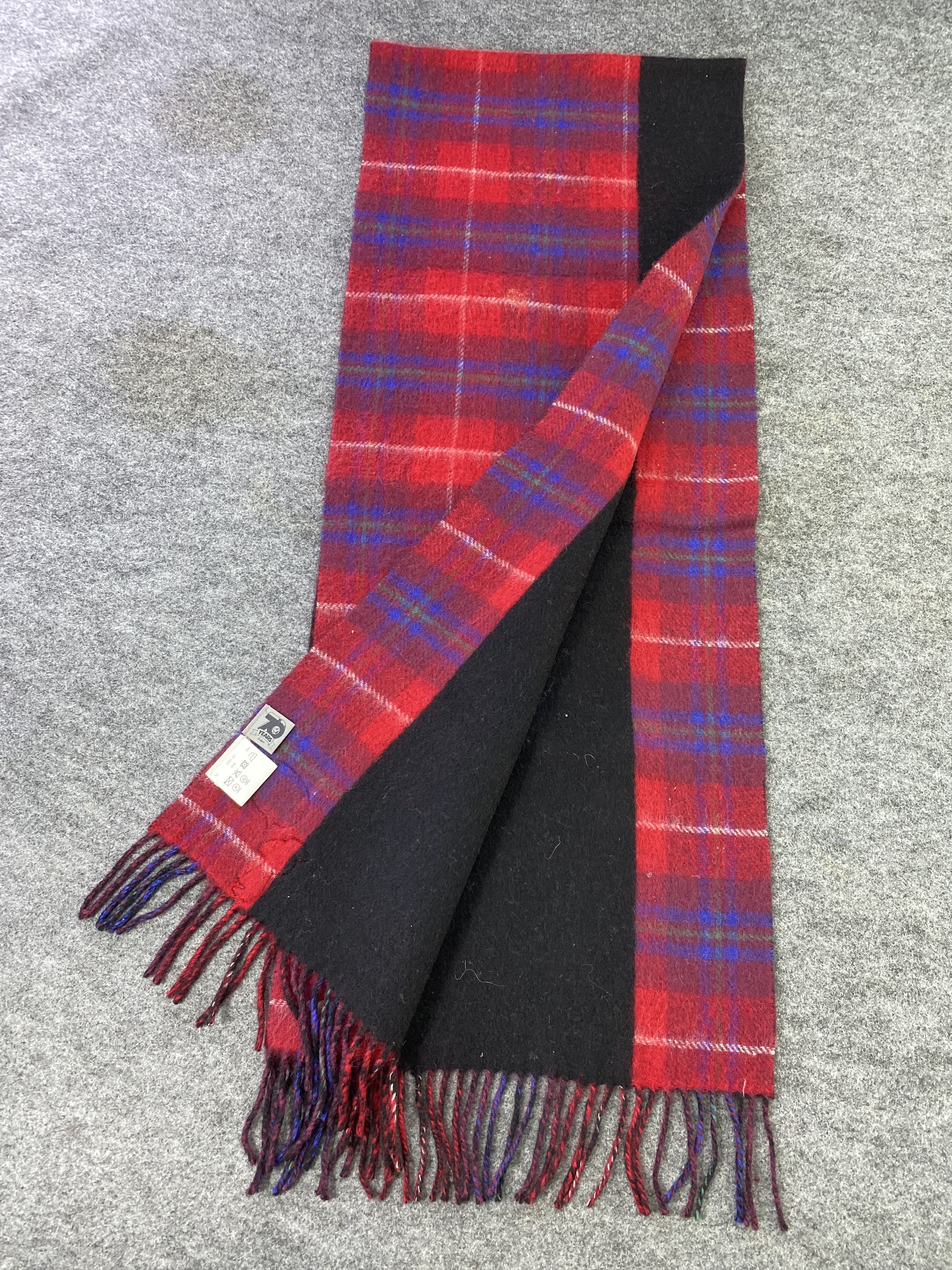 Peanuts Peanuts Snoop Dogg Scarf / Muffler / Neckwear -T620 Size ONE SIZE - 3 Thumbnail