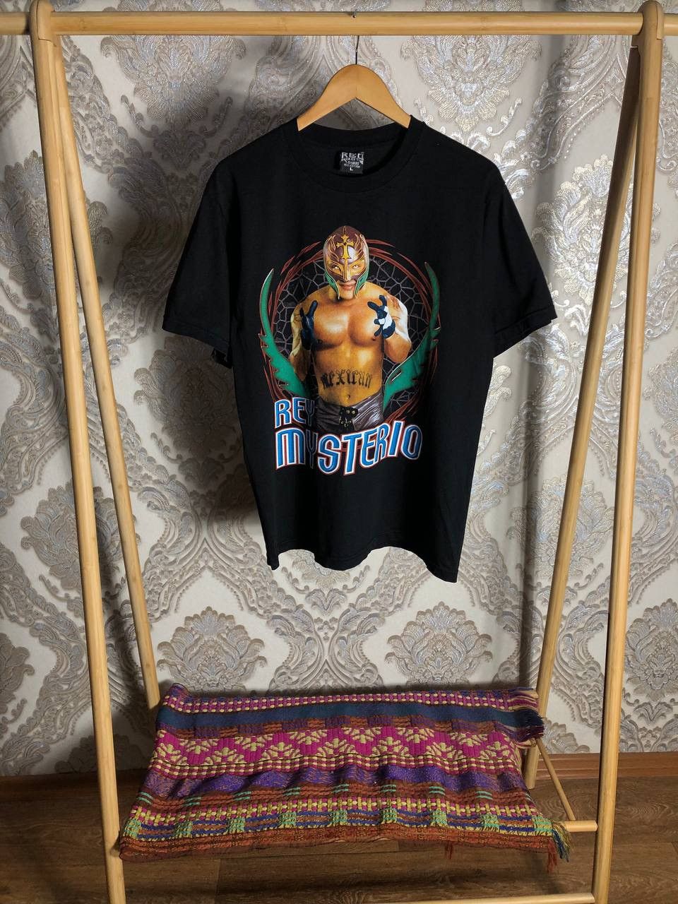 VINTAGE WWE REY MYSTERIO RETRO T-SHIRT WRESTLING WWF Y2K 90s