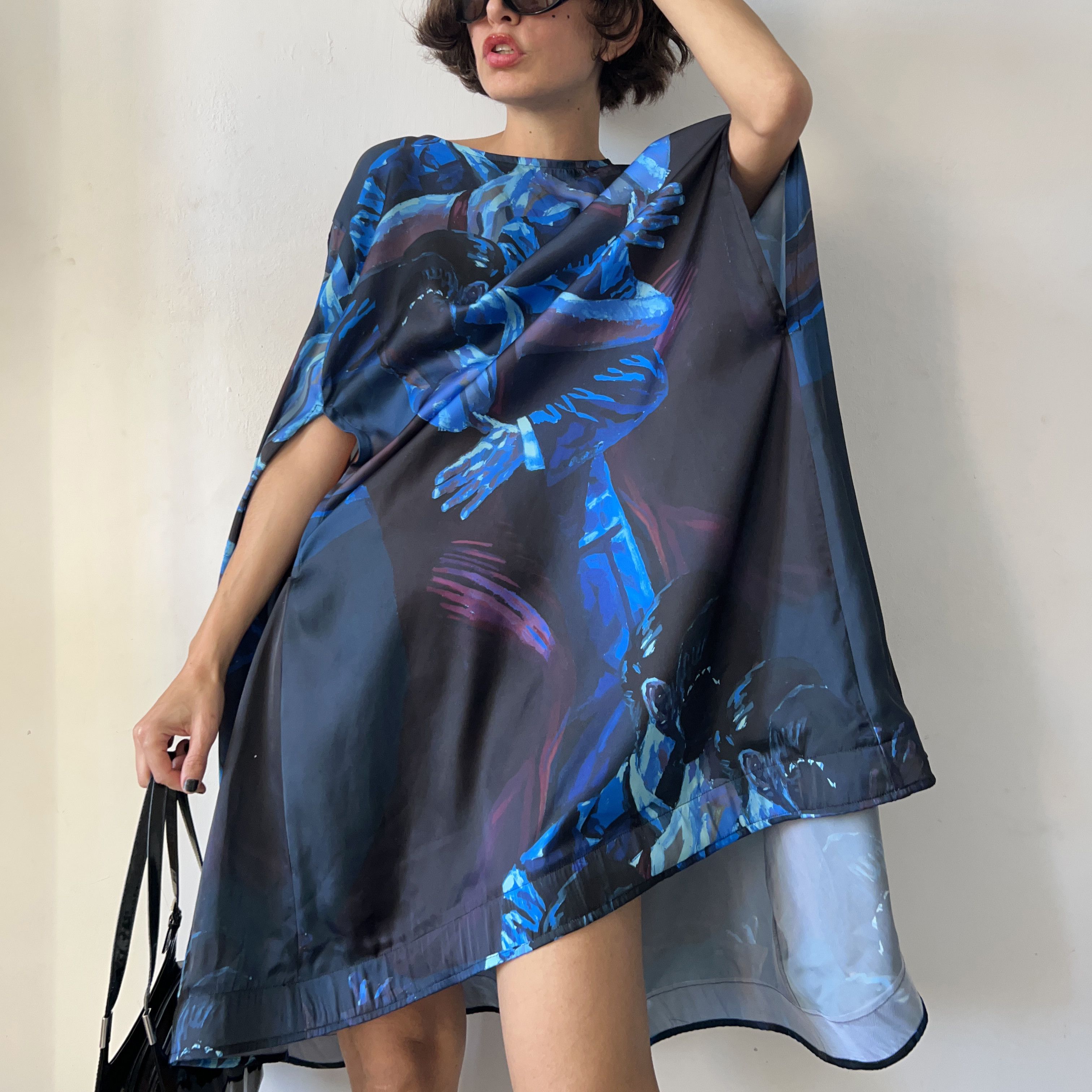 Designer × Handmade Designer handmade couple dance print cocktail cape dress Size ONE SIZE - 6 Thumbnail