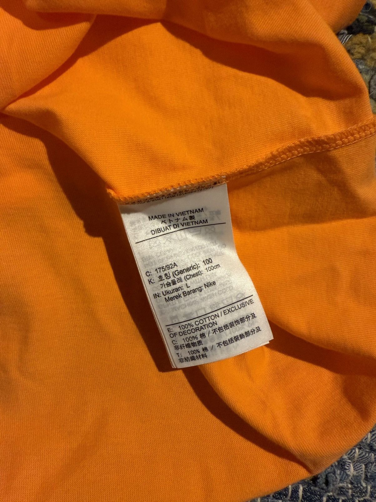 Nike Nike City Exclusive - Vietnam- tee size L Size US L / EU 52-54 / 3 - 4 Thumbnail