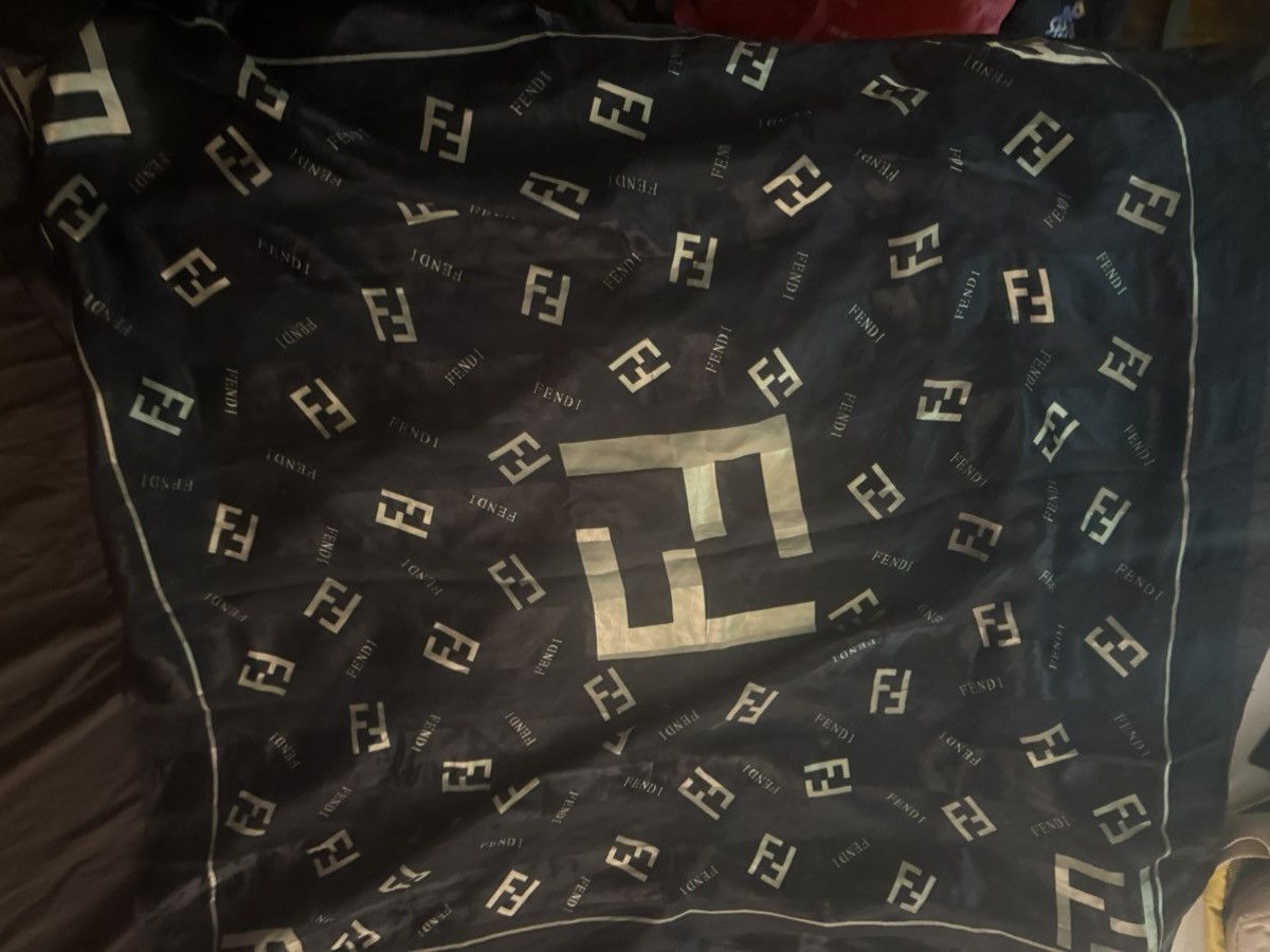 Fendi Fendi Scarf for sell … get ready for A/W today Size ONE SIZE - 1 Thumbnail