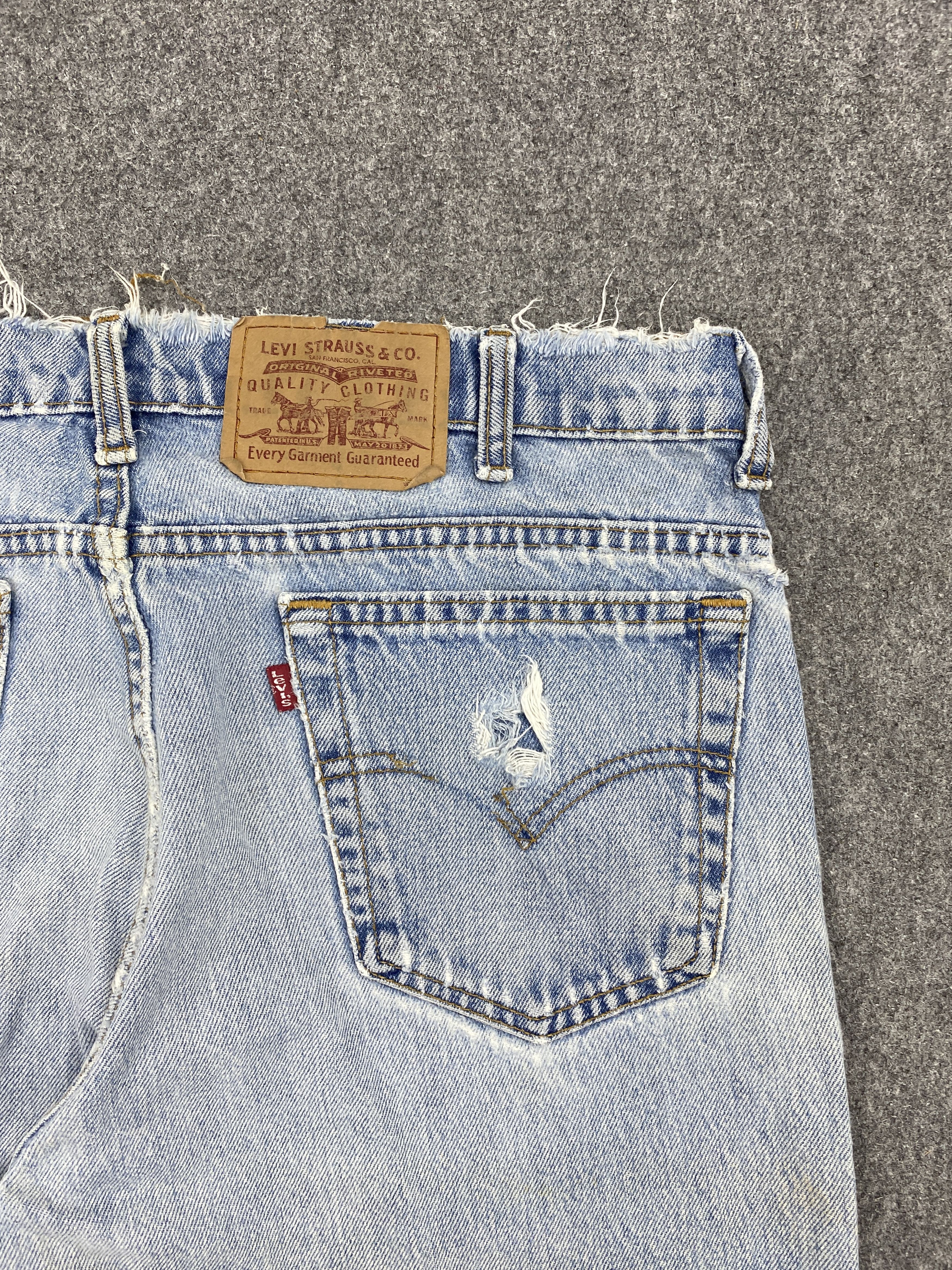 Levi's × Vintage Vintage 90s Levis 550 Light Washed Jeans Size US 34 / EU 50 - 14 Thumbnail
