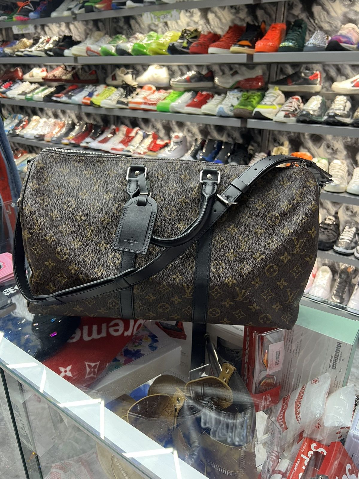 Louis Vuitton Louis Vuitton Monogram Duffel Bag Size ONE SIZE - 3 Thumbnail